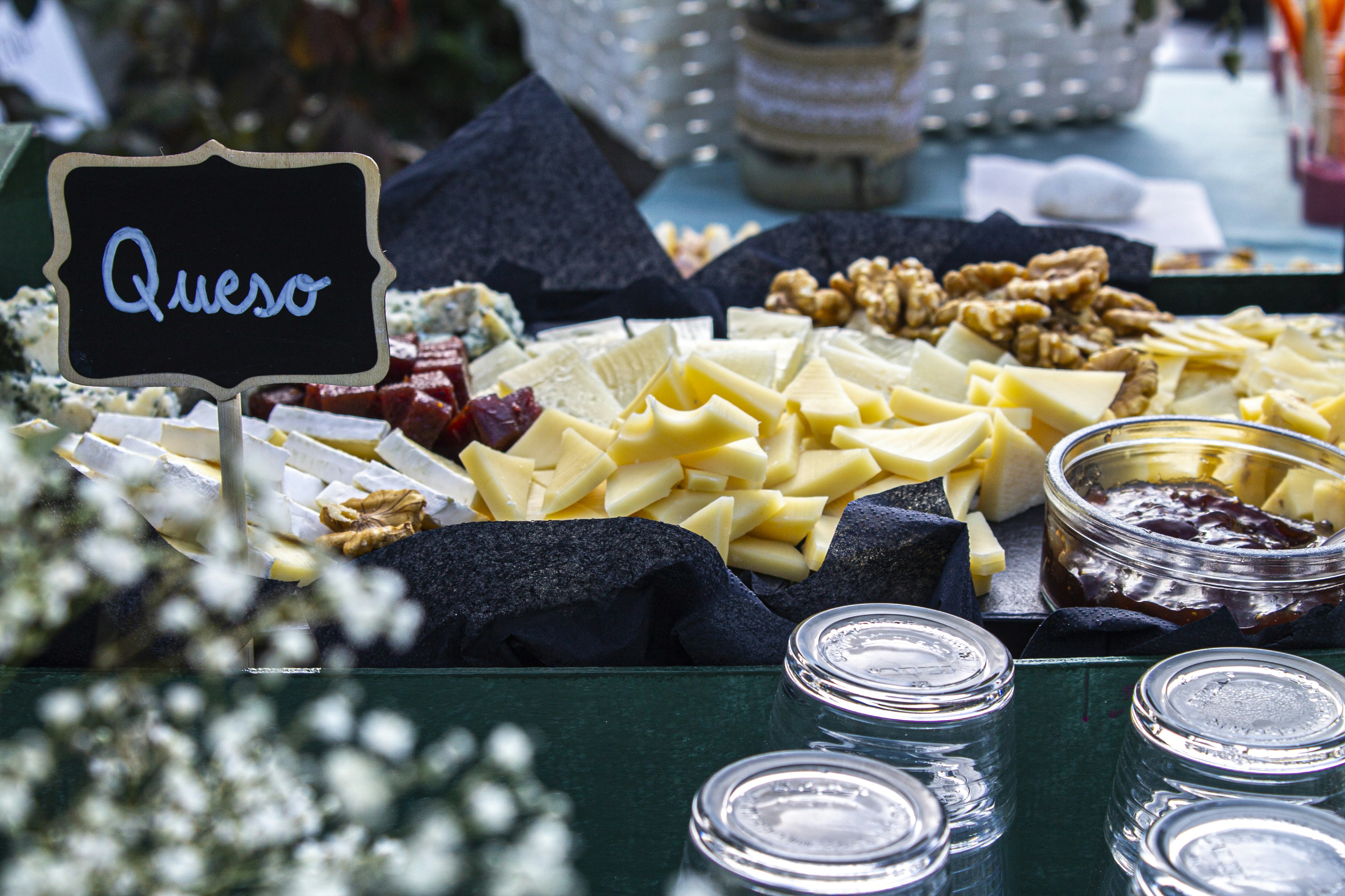 photo 1651964060624 b47aa2df69f2?ixid=M3w1ODkyNzF8MHwxfHNlYXJjaHw1fHxmb29kJTIwbWFya2V0JTIwTWFkcmlkfGVufDB8MHx8fDE3MjU3NzIwMDB8MA&ixlib=rb 4.0