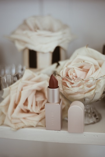 a white flower in a vase