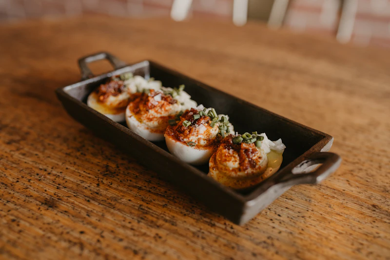 Huevos Rellenos de Atún