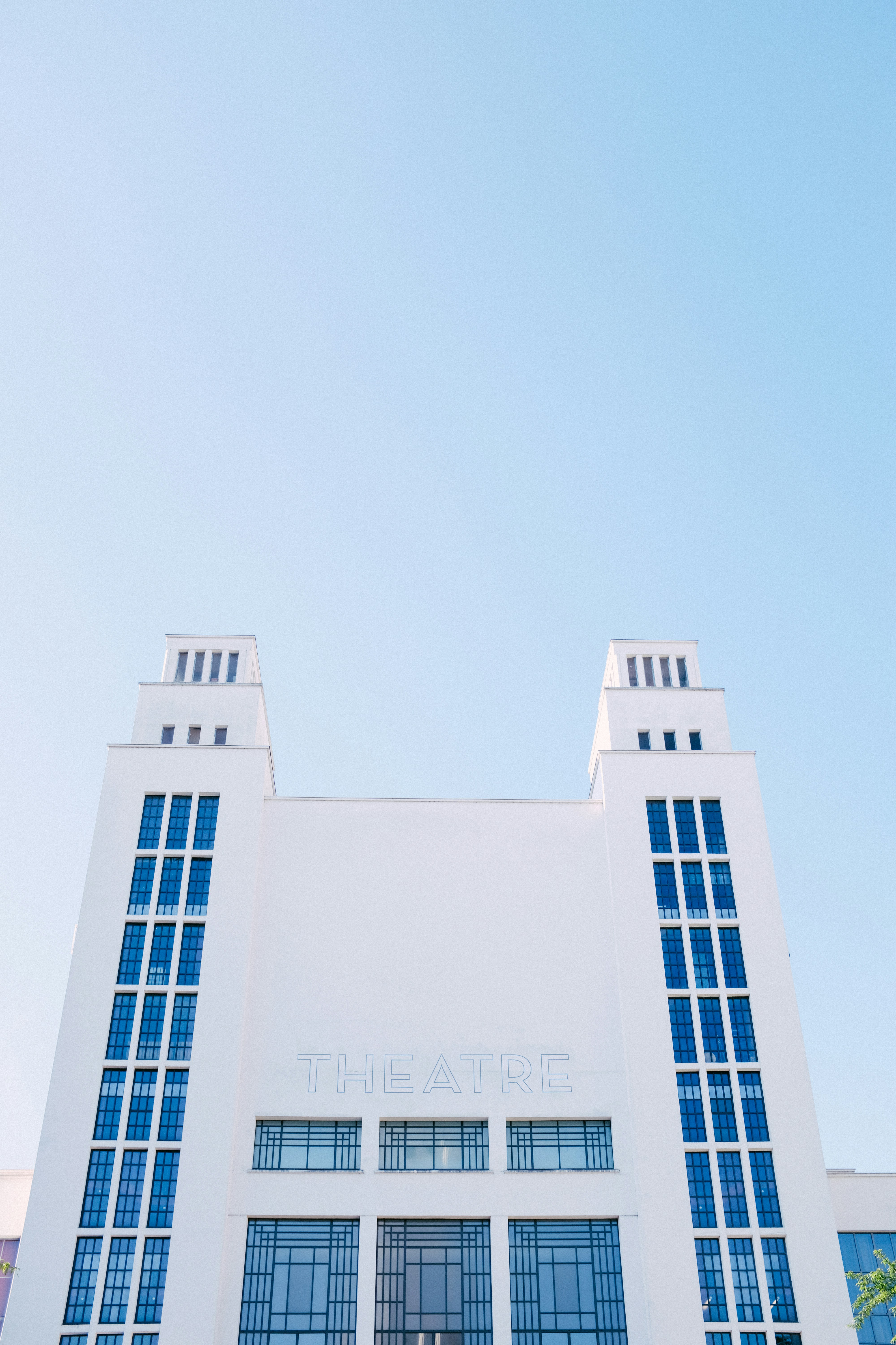 Photo by adrienolichon