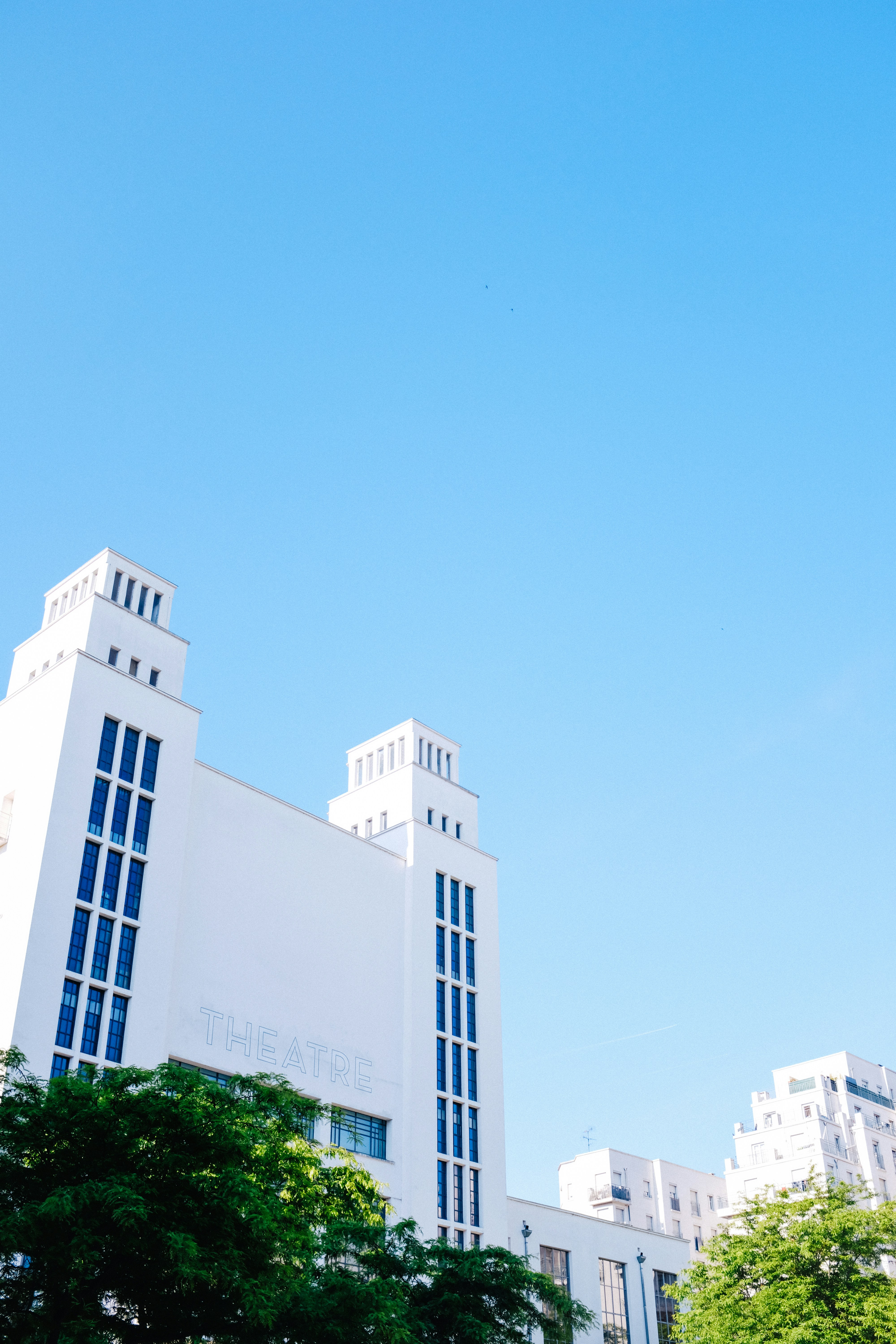 Photo by adrienolichon