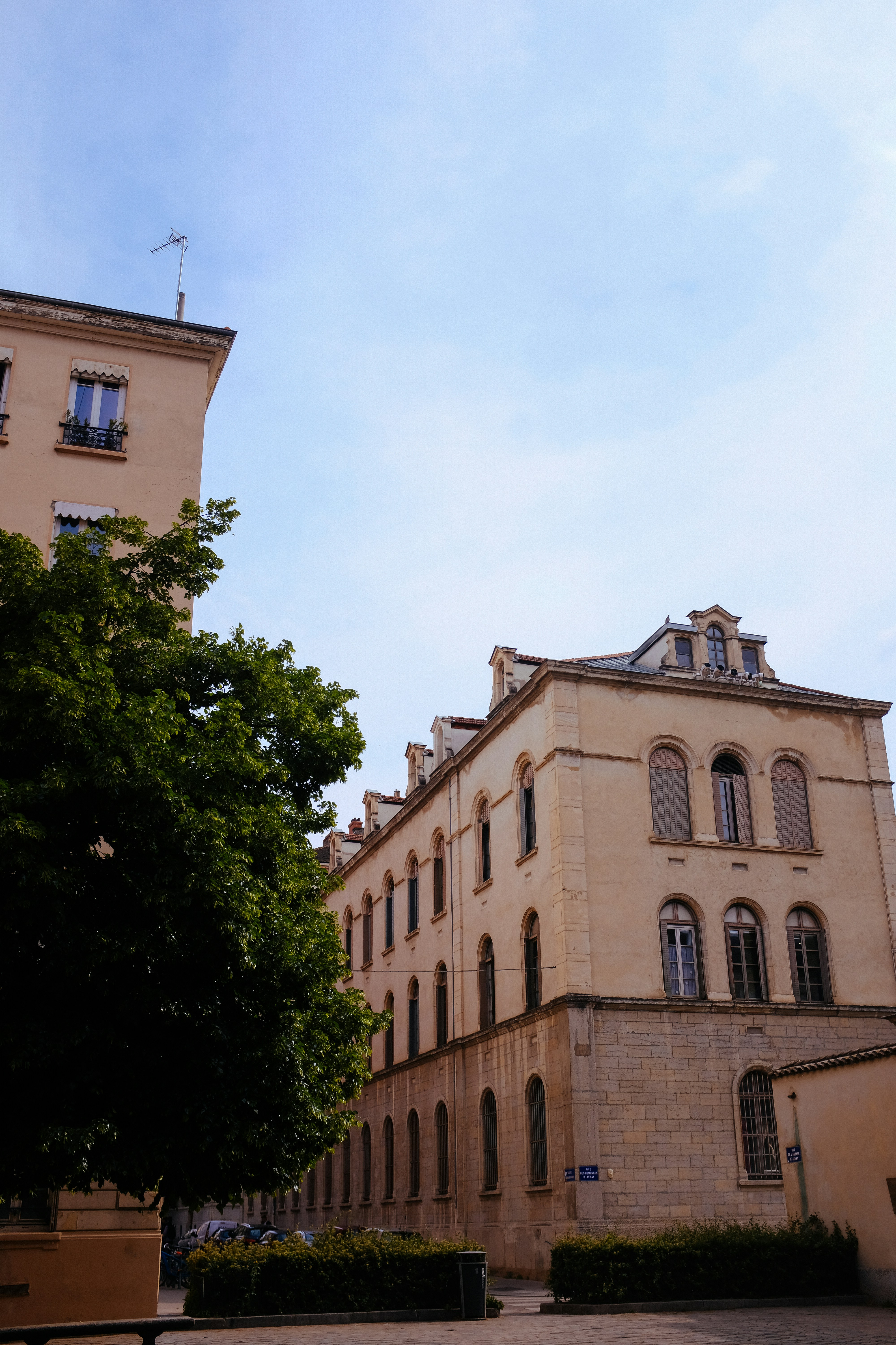 Photo by adrienolichon