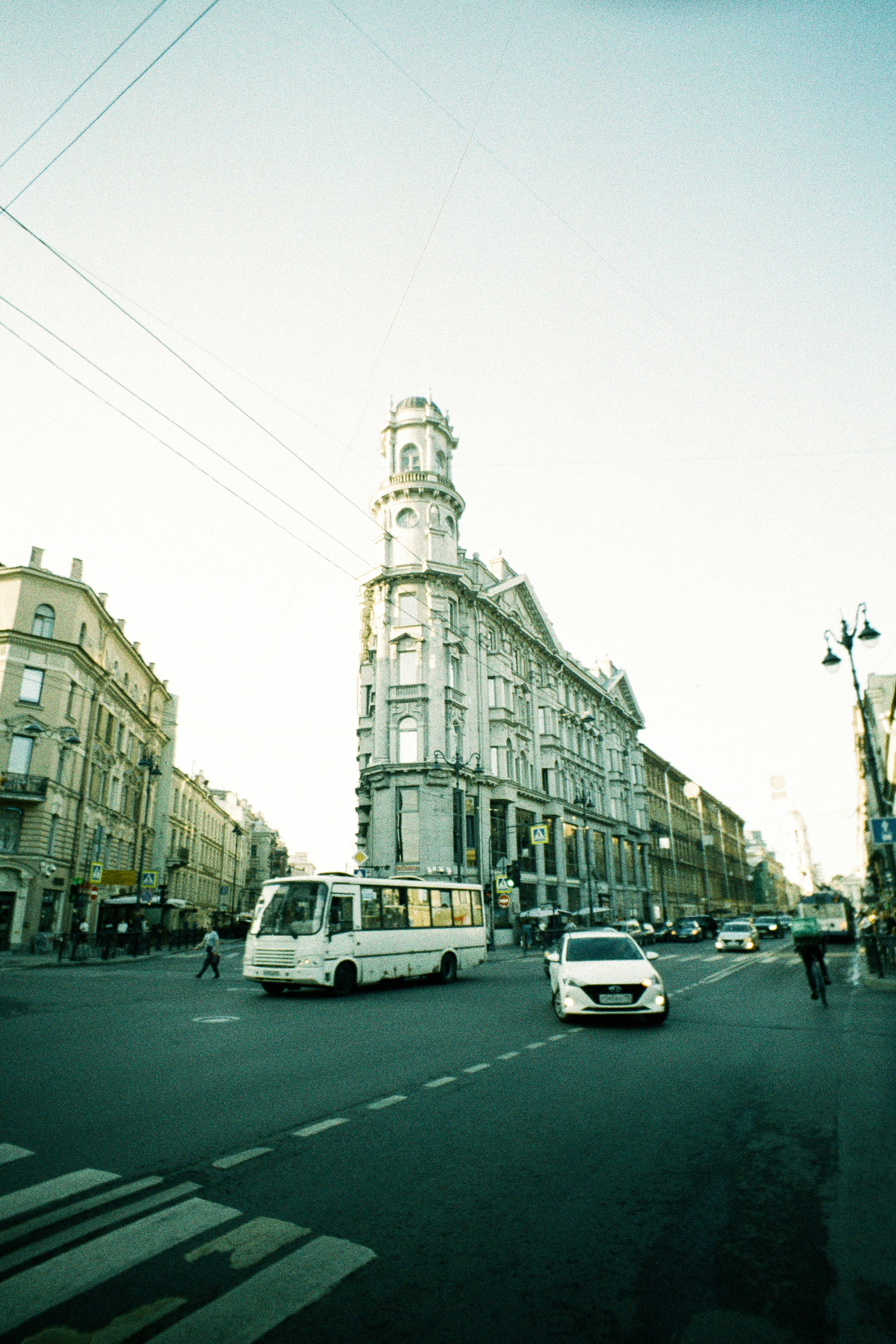 Rue Large Photos | Télécharger des images gratuites sur Unsplash