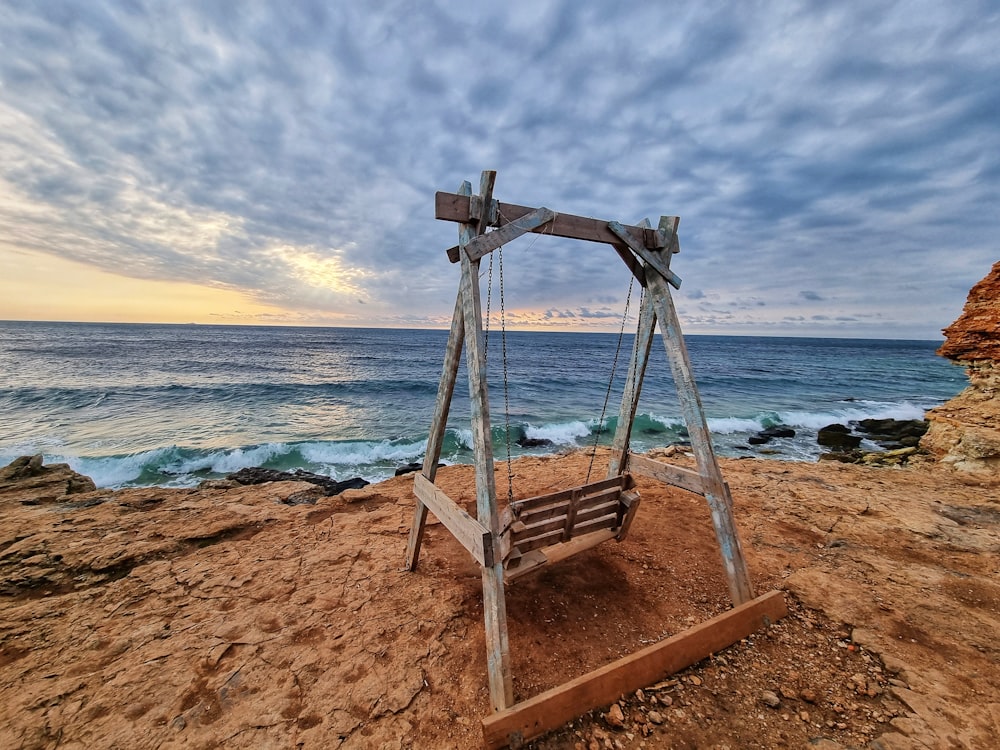 Ein Stuhl am Strand