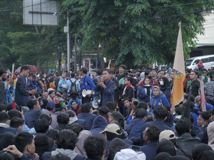 a crowd of people outside