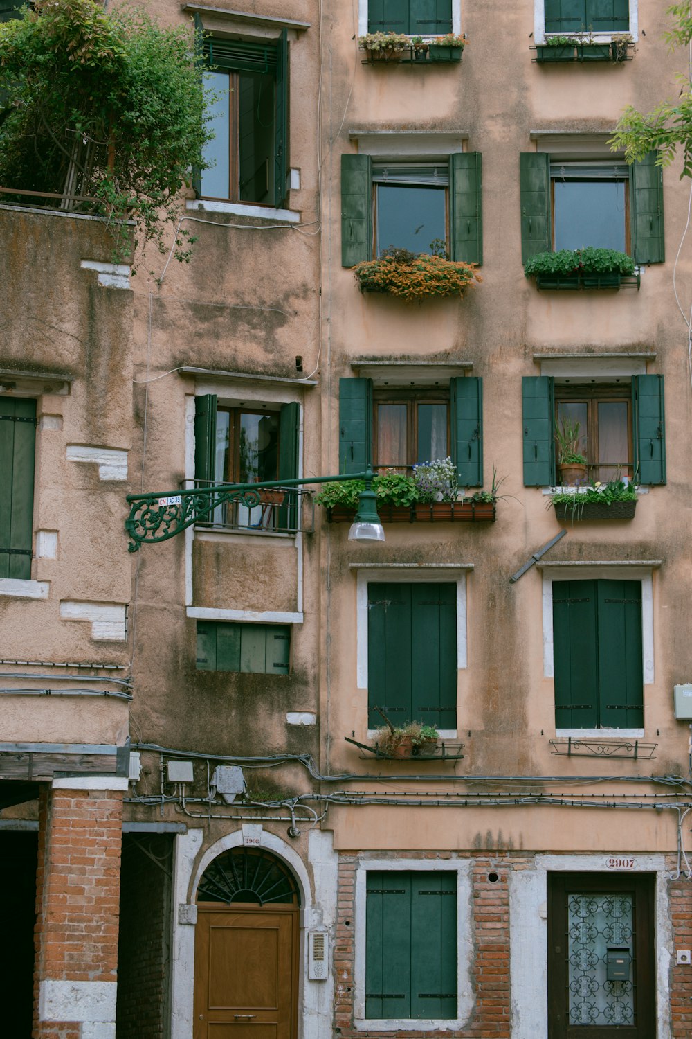 a building with many windows