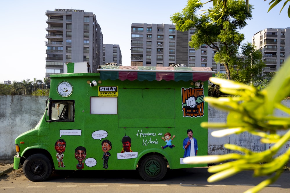 a green food truck