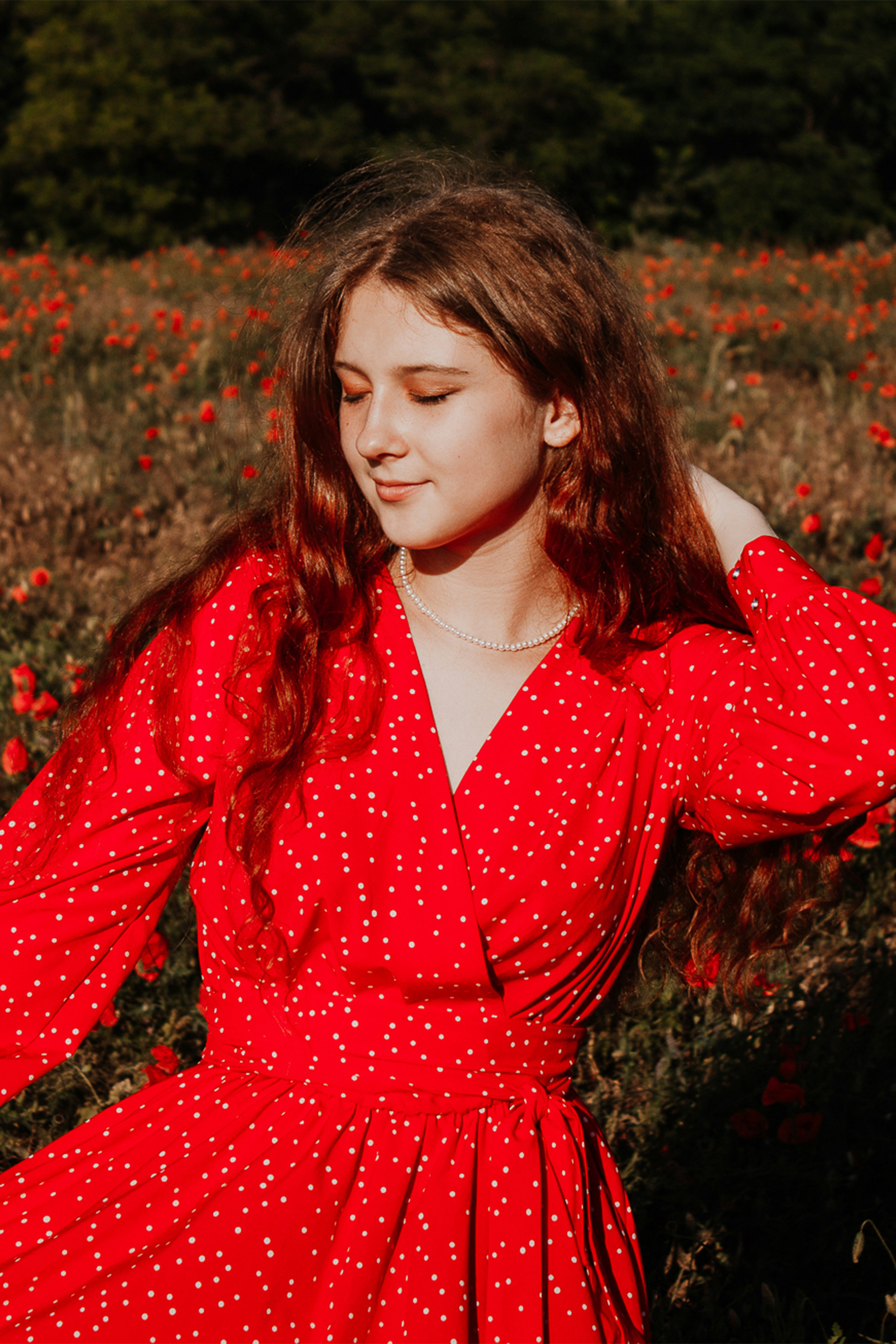 A person in a red dress photo – Free Texture Image on Unsplash