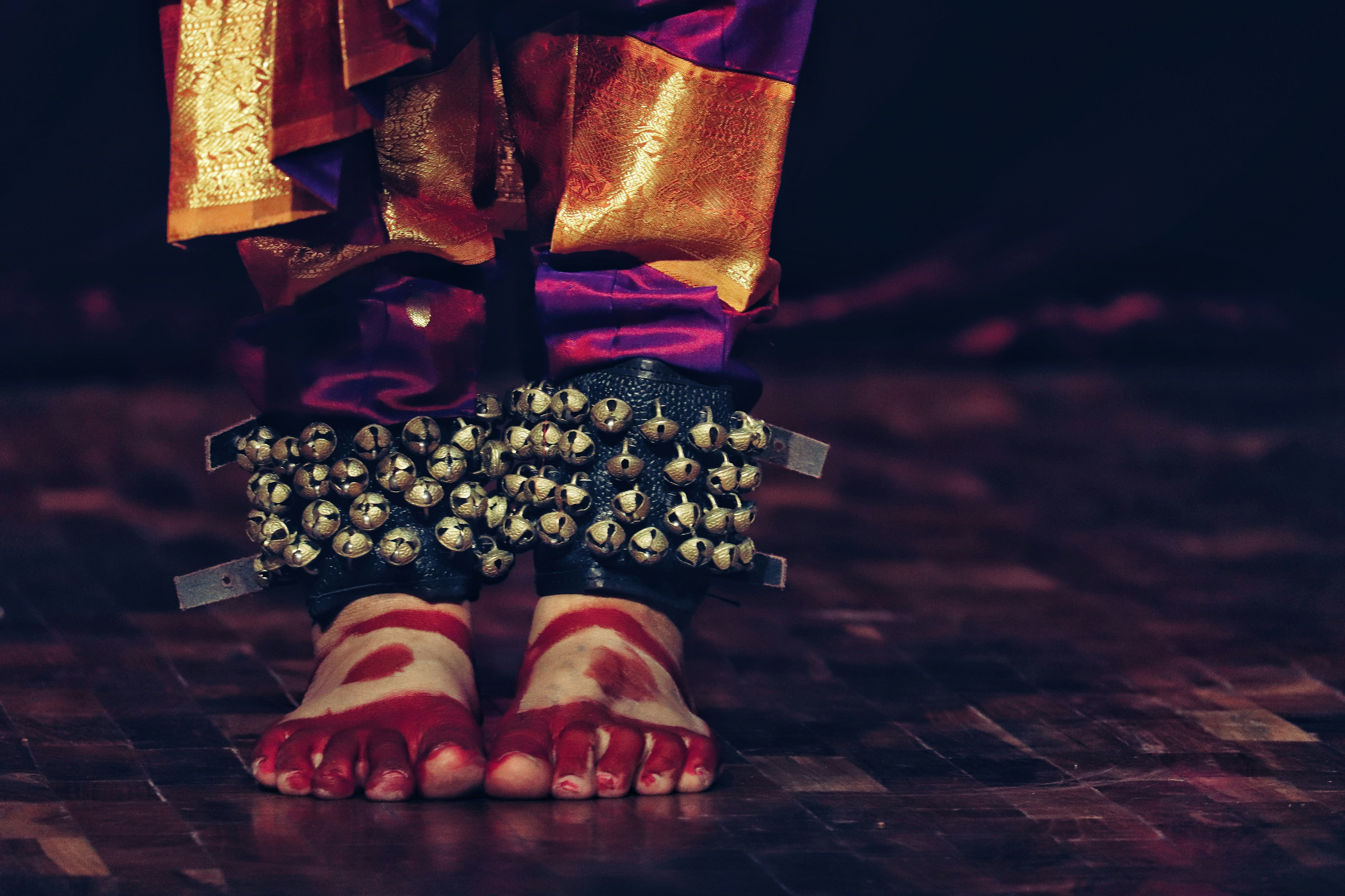 Master performer in full Noh regalia