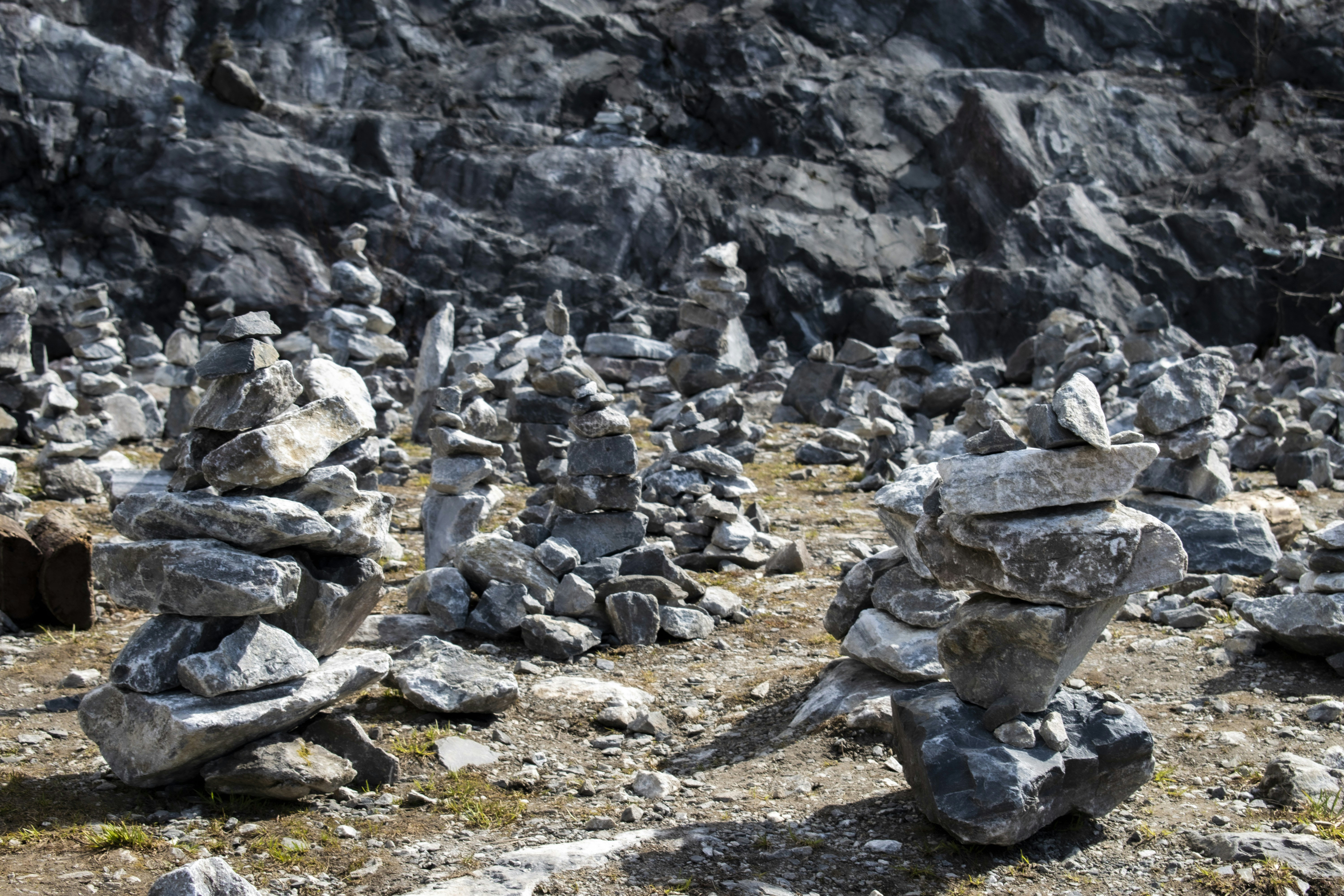 A rocky area with a few rocks photo – Free Grey Image on Unsplash