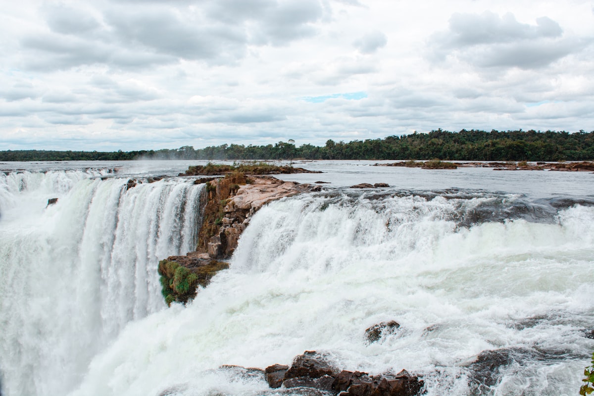 How to Visit the Brazilian Side of the Falls from Puerto Iguazú: A Comprehensive Guide