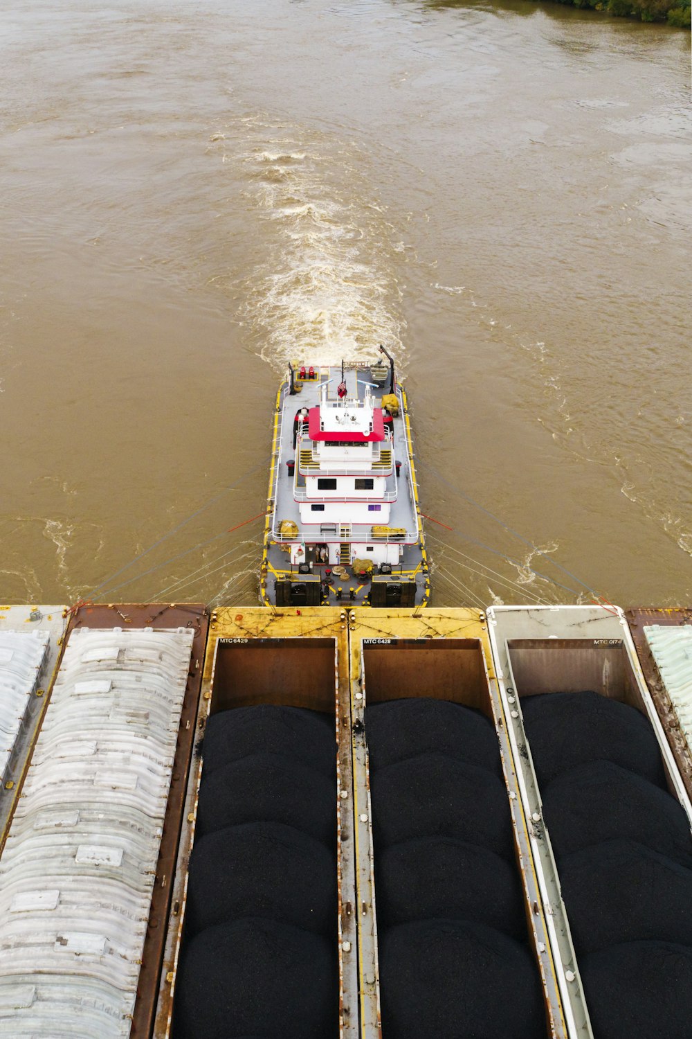 Un barco en el agua