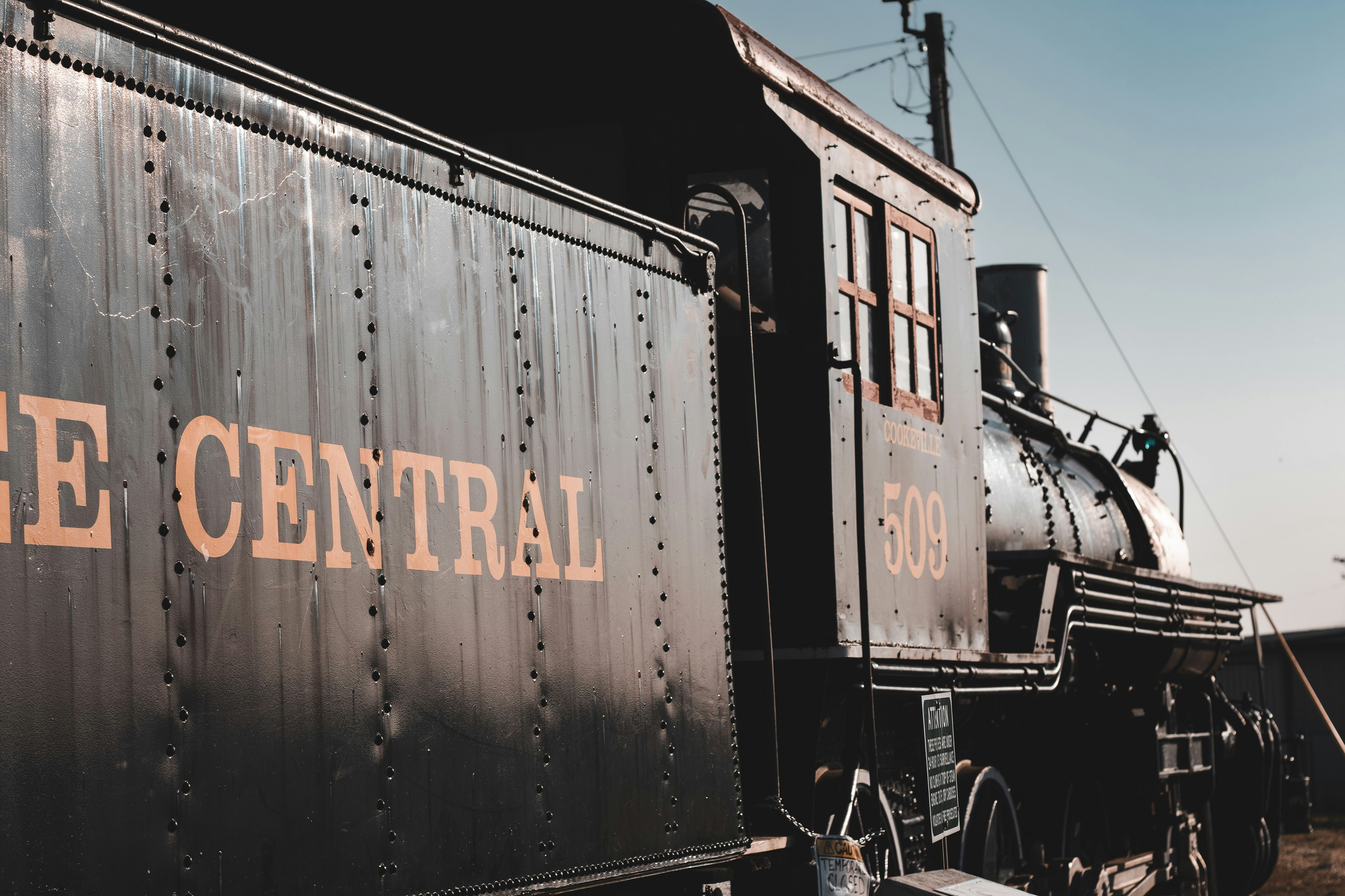 Un primer plano de un tren foto – Imagen de Fondo de pantalla gratuita en  Unsplash, image size:3000x2000