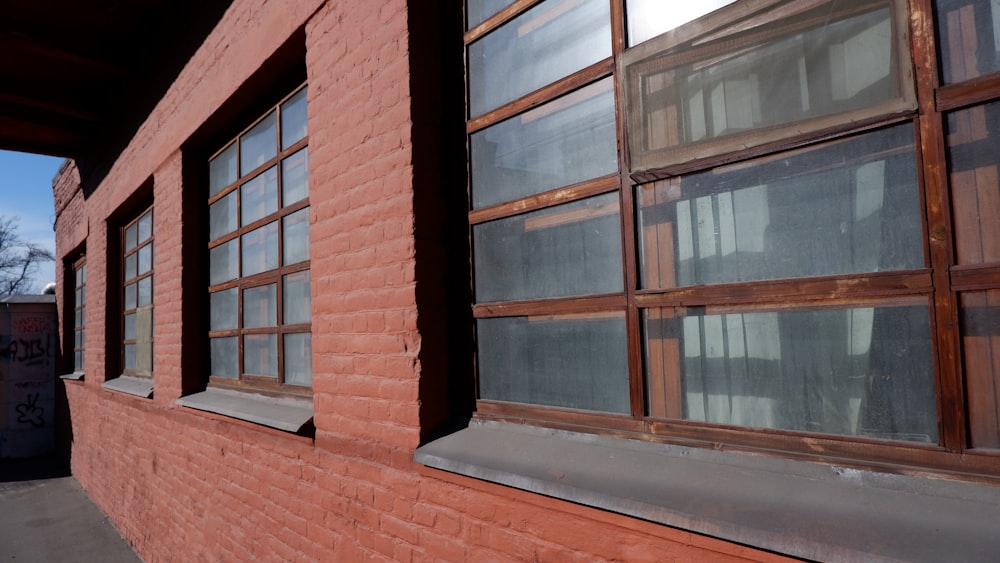 a brick building with windows