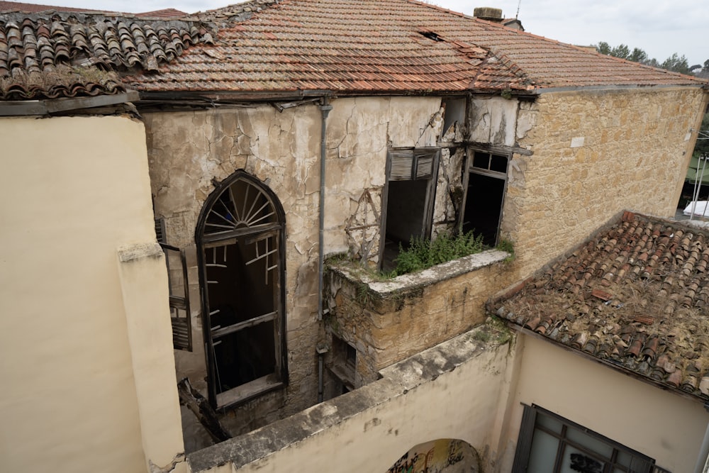 a building with a broken window