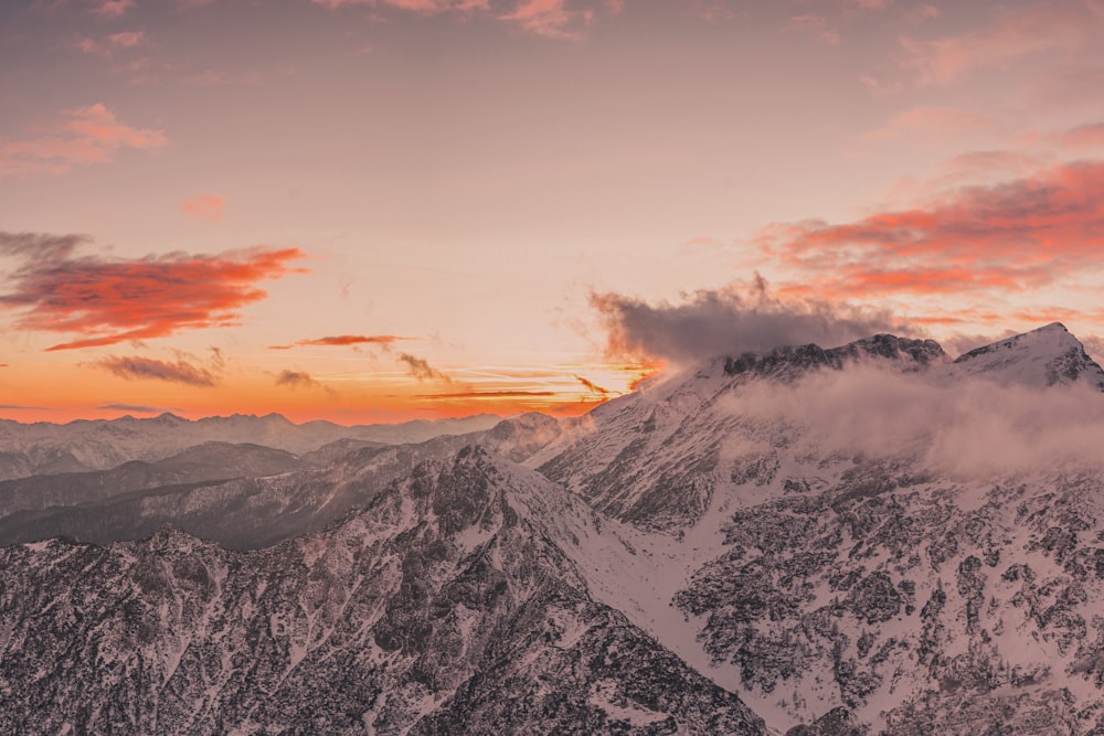 a snowy mountain range