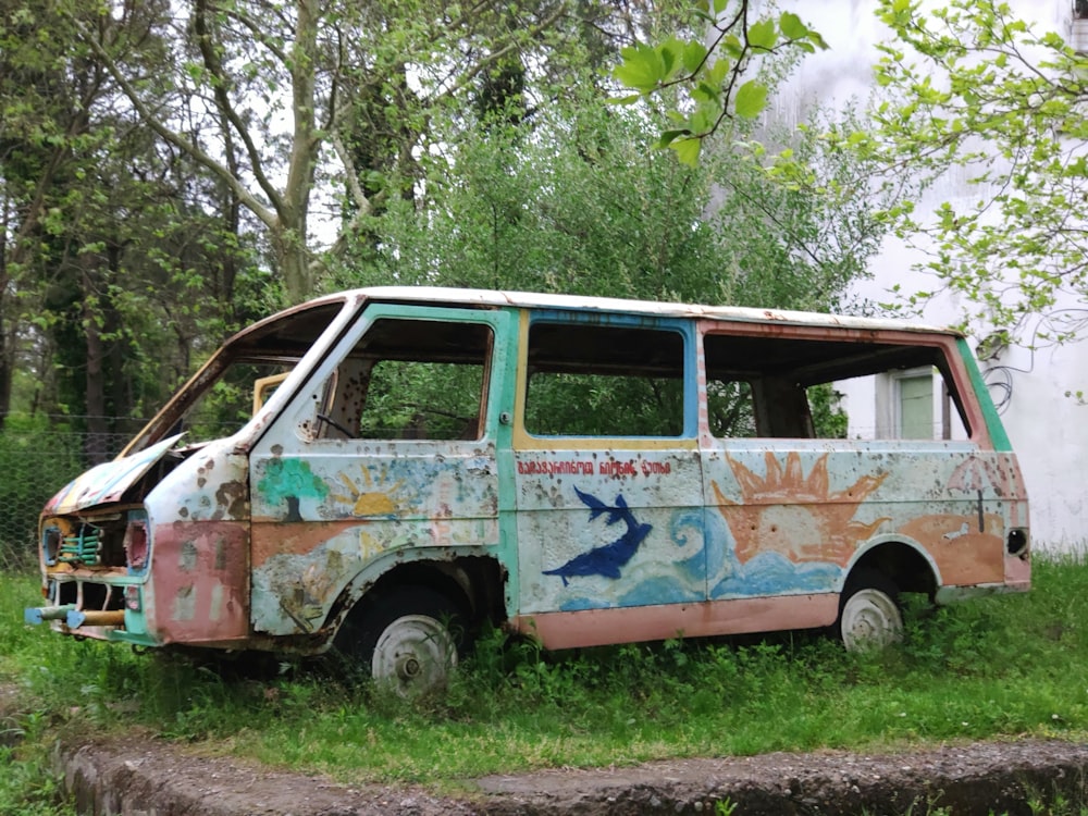 an old rusted out van