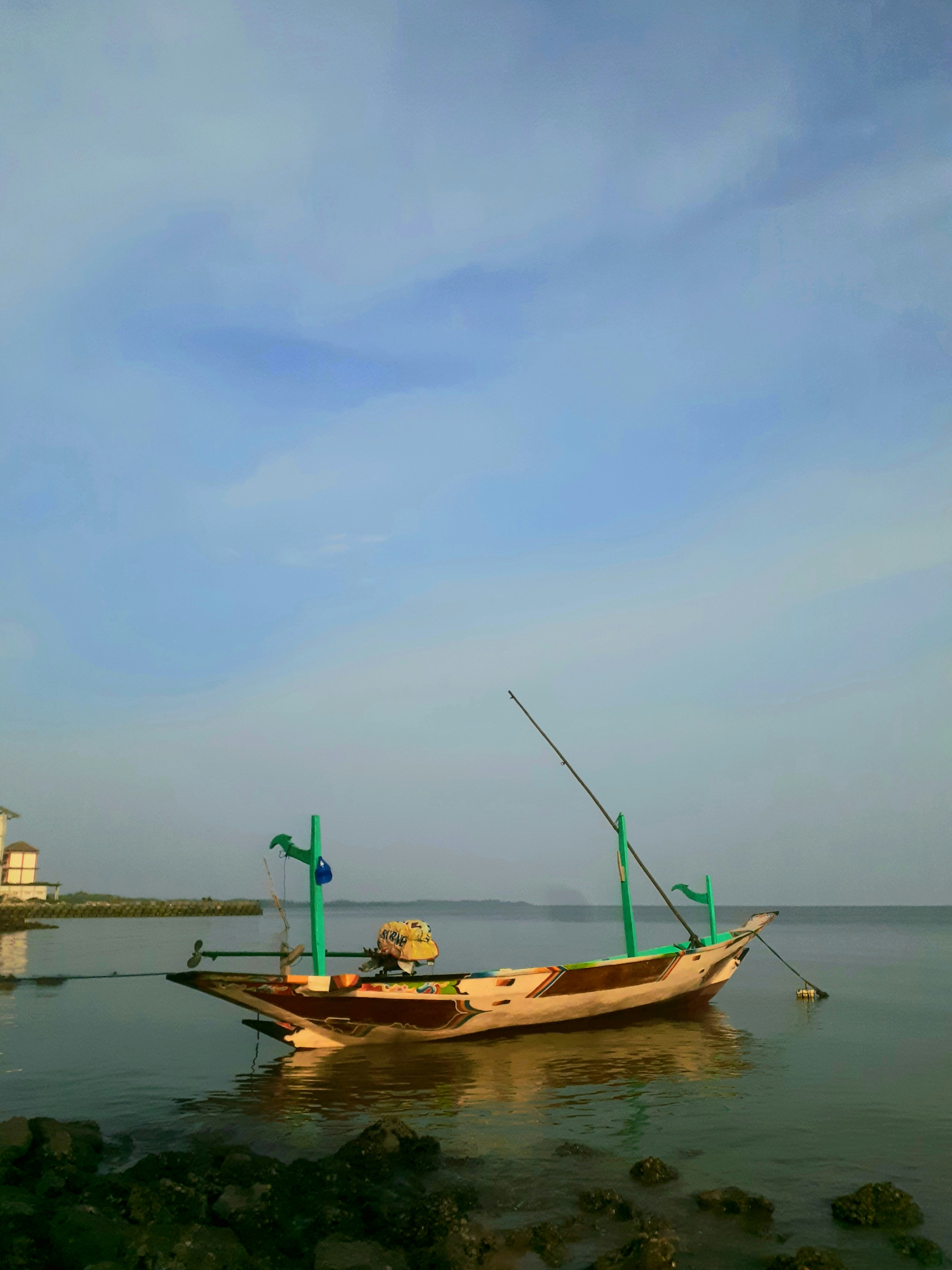 perahu di dalam air