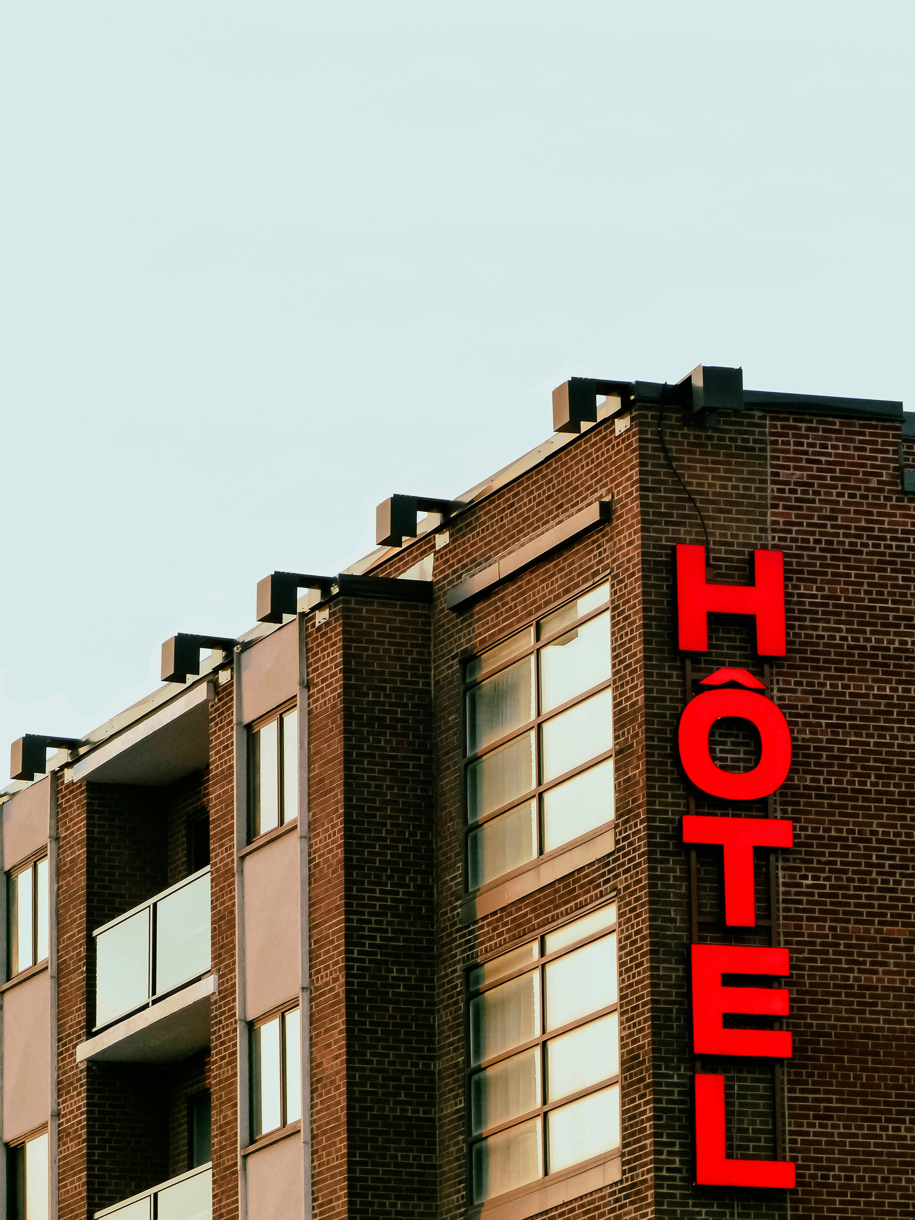 SentimentLens: Reconciliando Sentimiento y Calificaciones en Hotelería