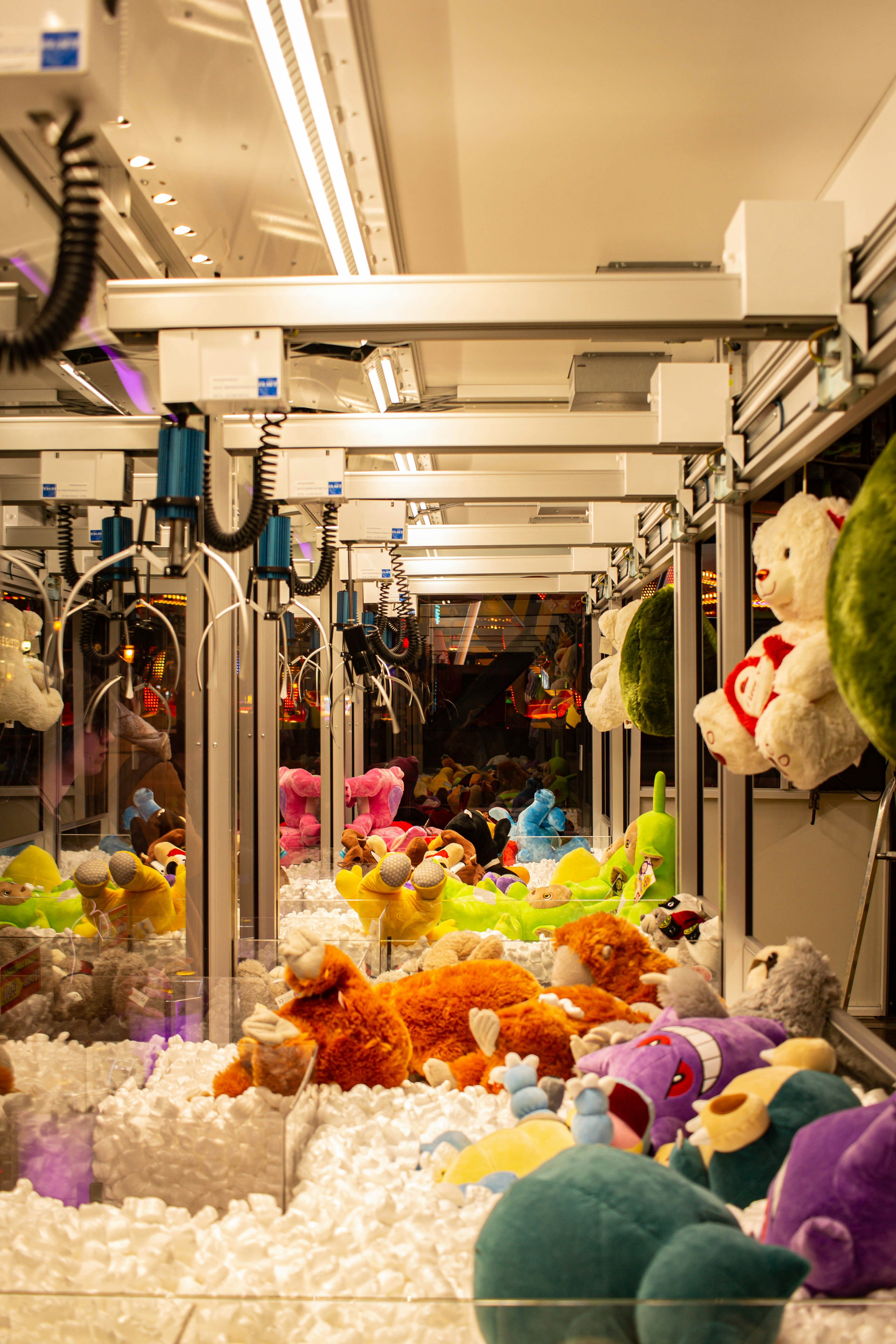 A room full of stuffed animals photo – Free Confectionery Image on Unsplash