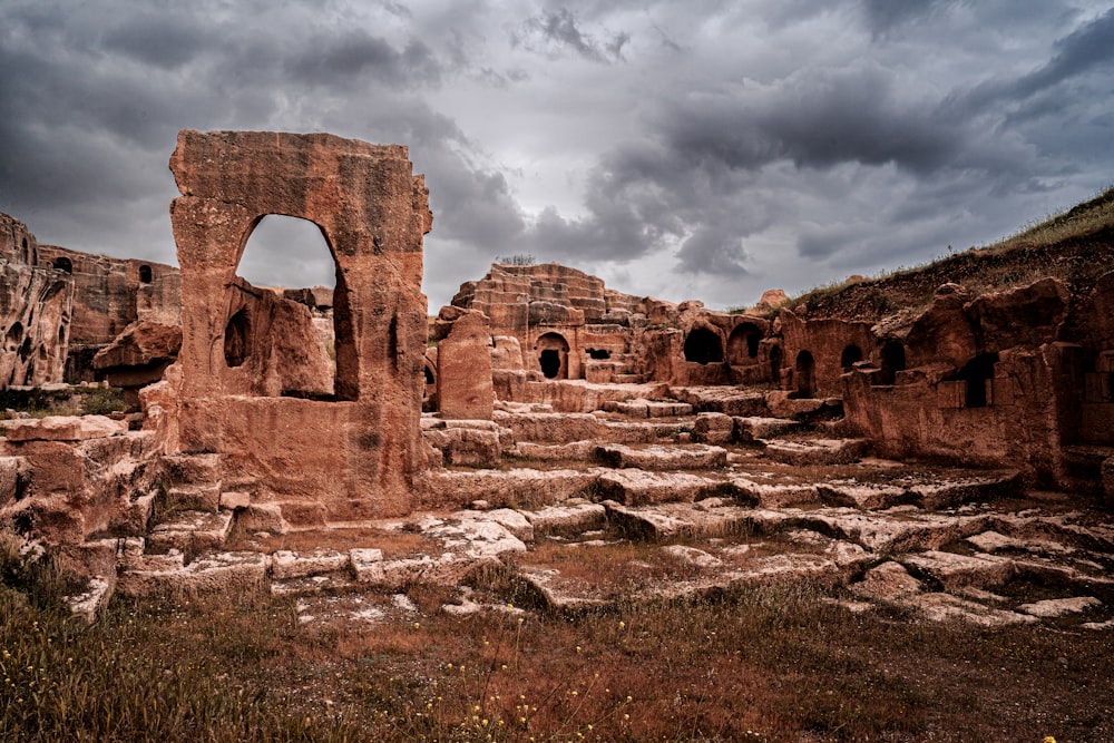 an old building in ruins