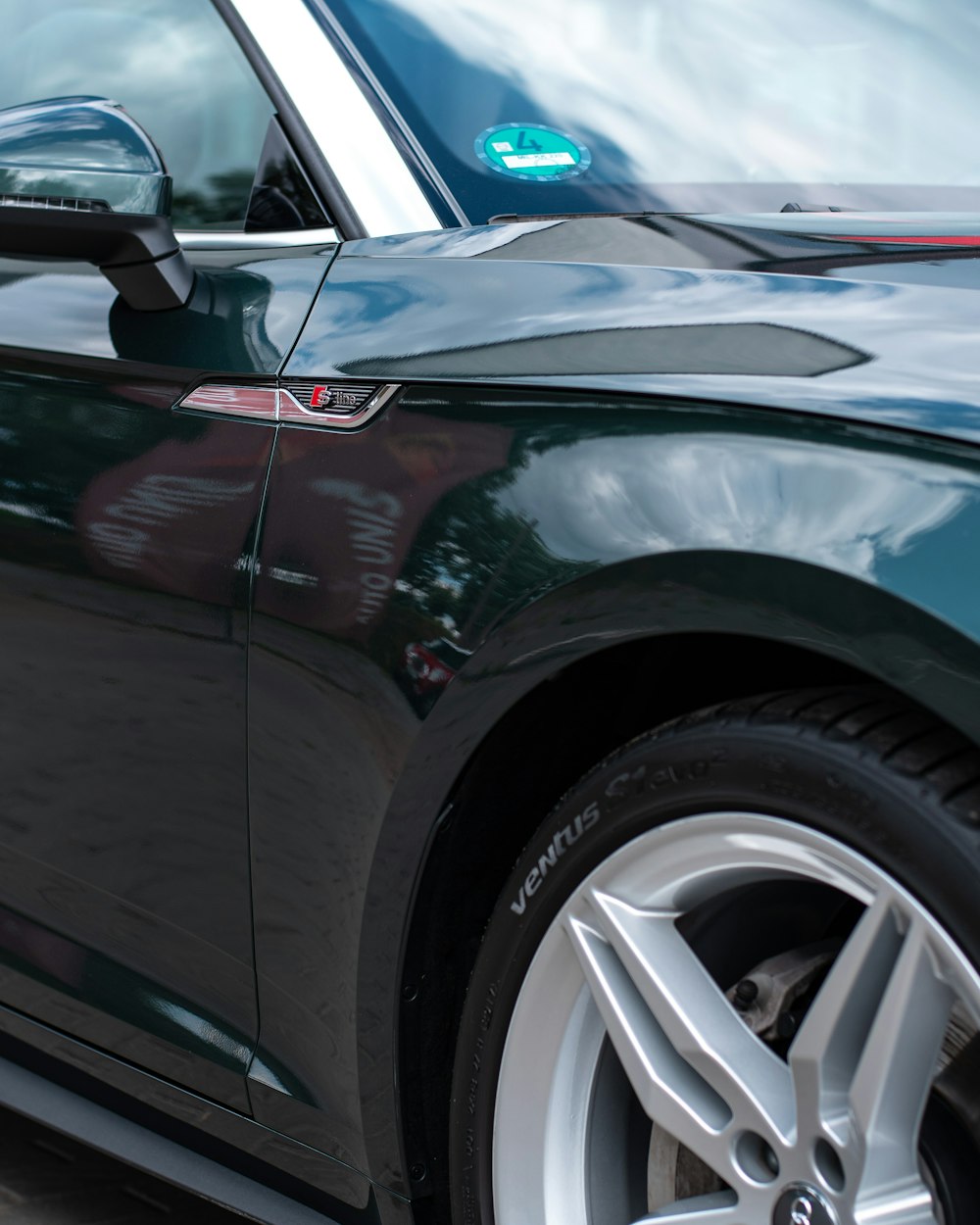Audi logo photo – Free Grey Image on Unsplash