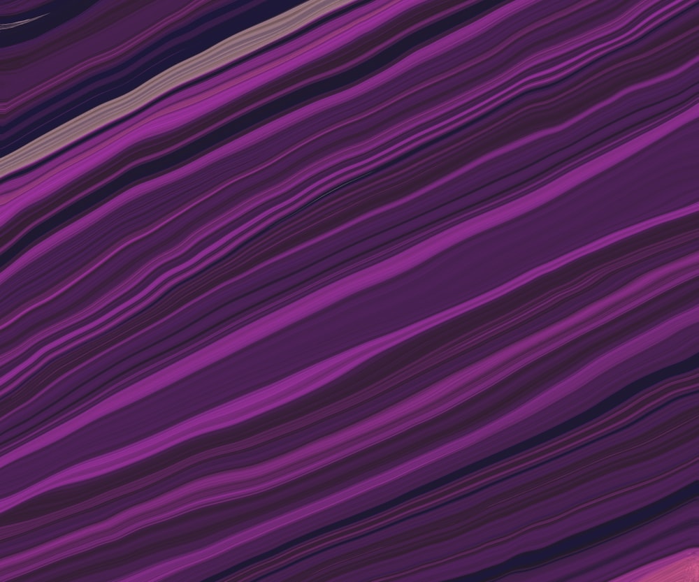 Un primer plano de una tela púrpura