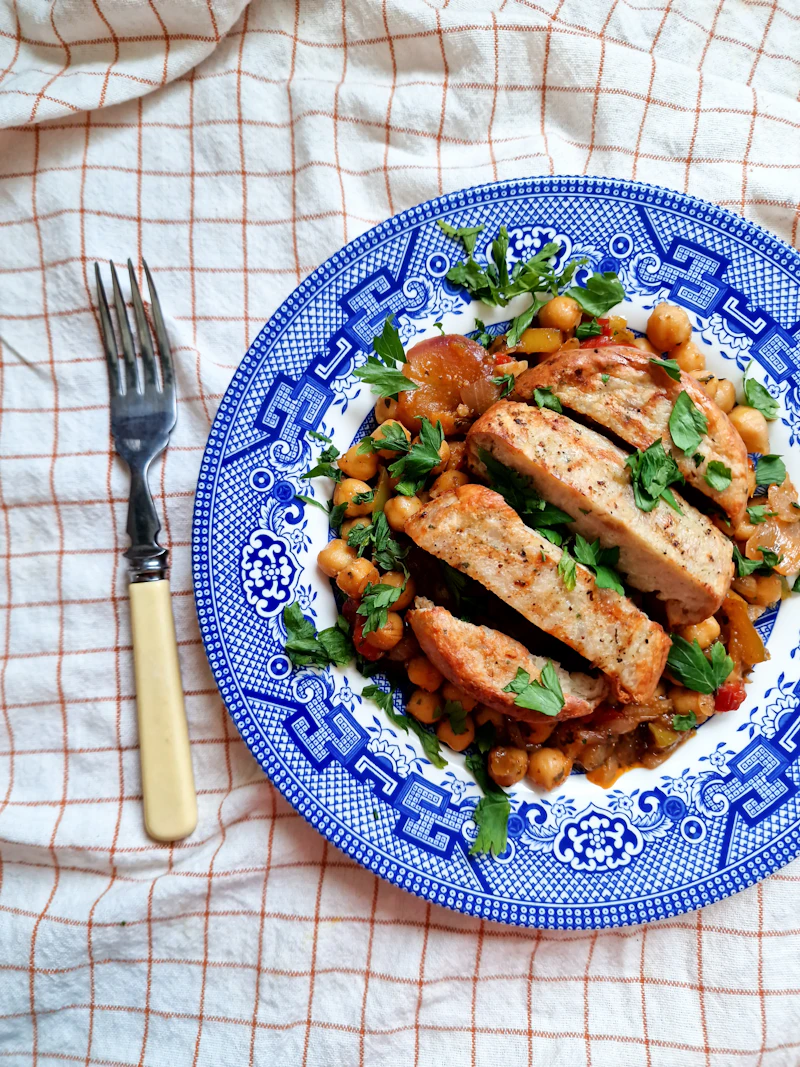 Grey peas simmered with smoked bacon and onion in a Latvian bowl