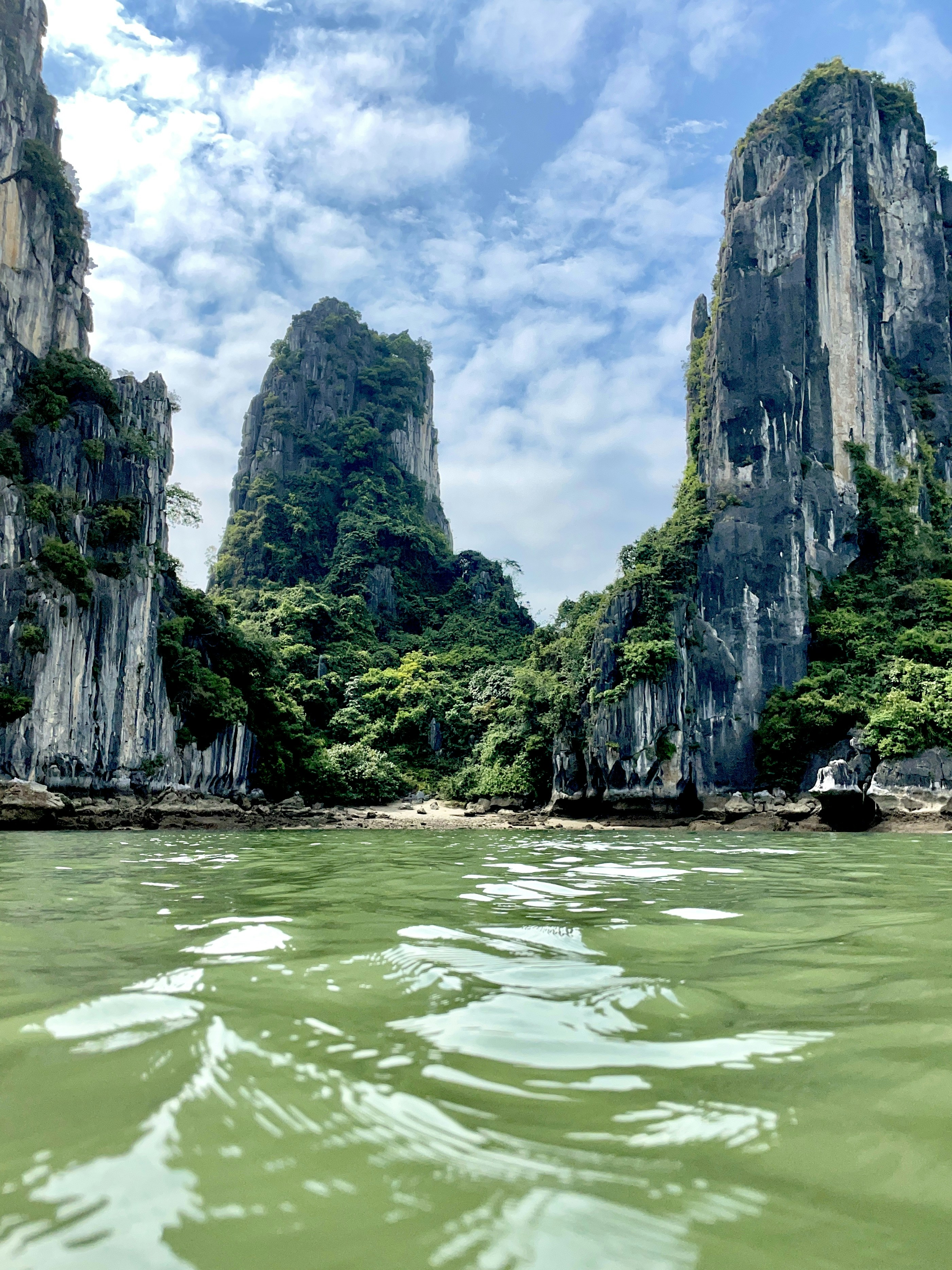 Ha Long Bay – Accommodation & Where to Stay