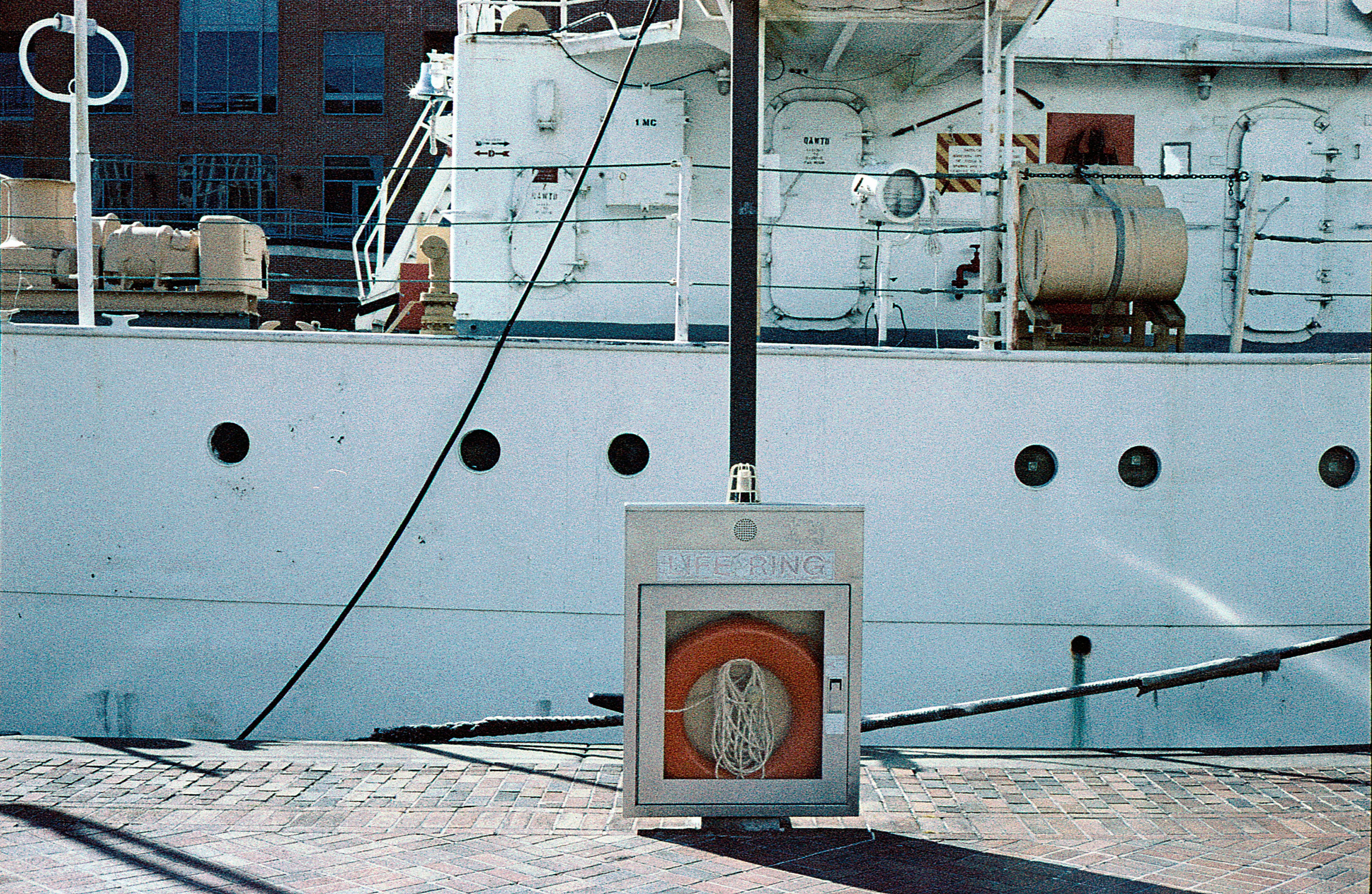 Ship. Shot on Minolta SRT-101 with Lomo Metropolis.