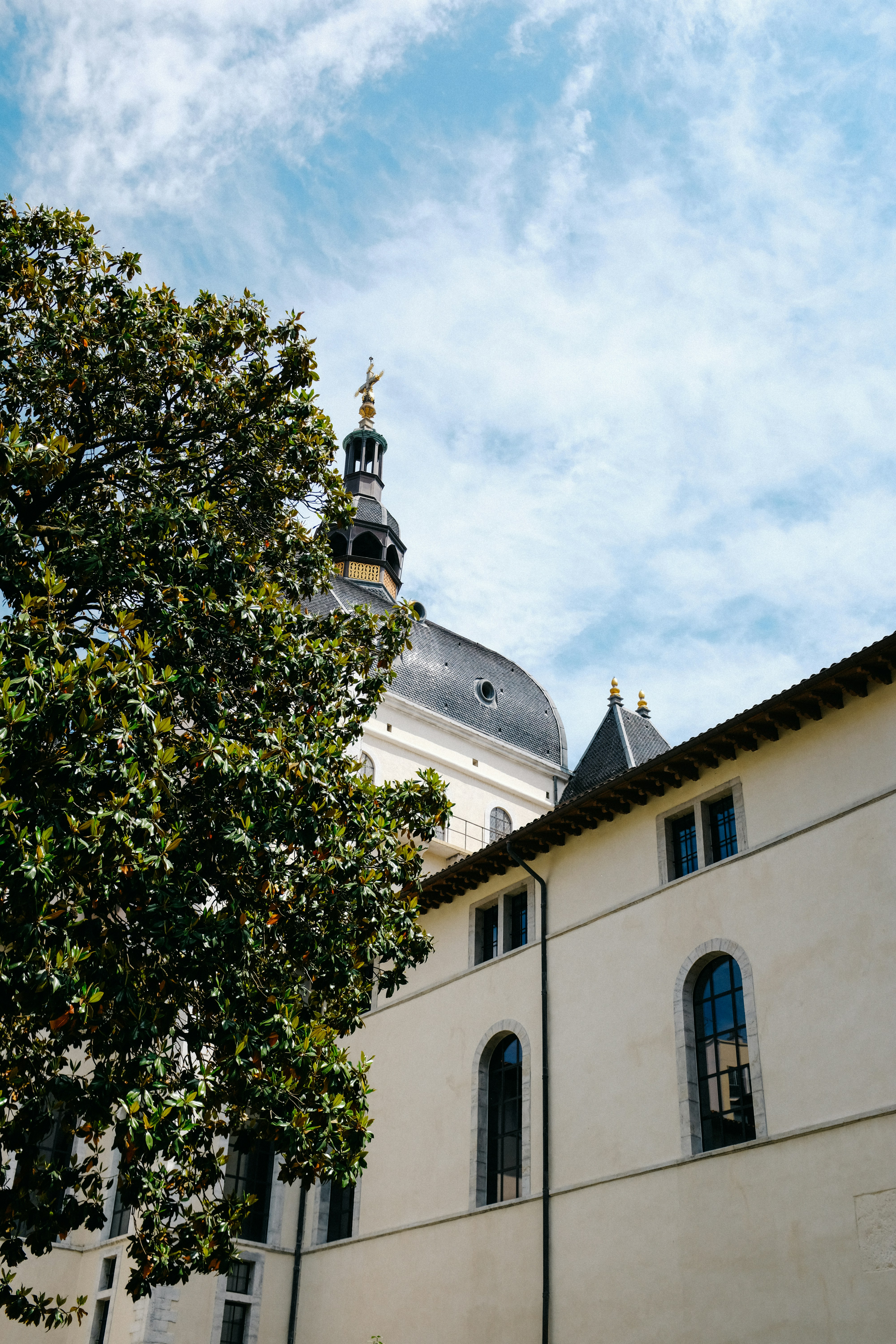 Photo by adrienolichon