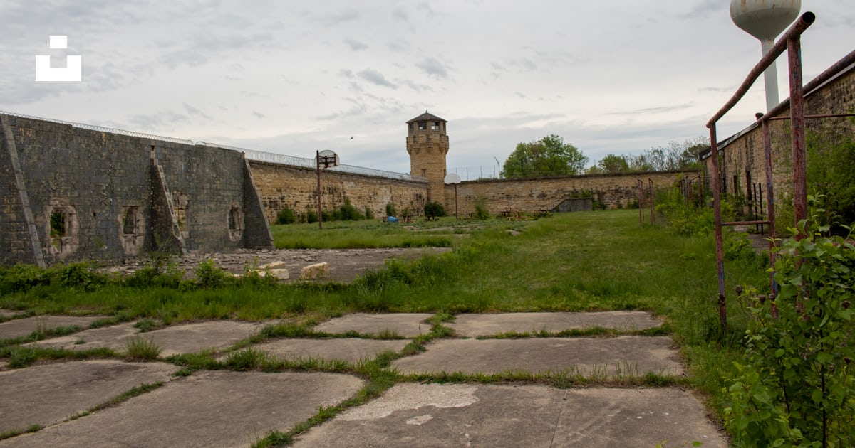 Unsplashで見つける古いジョリエット刑務所の無料写真