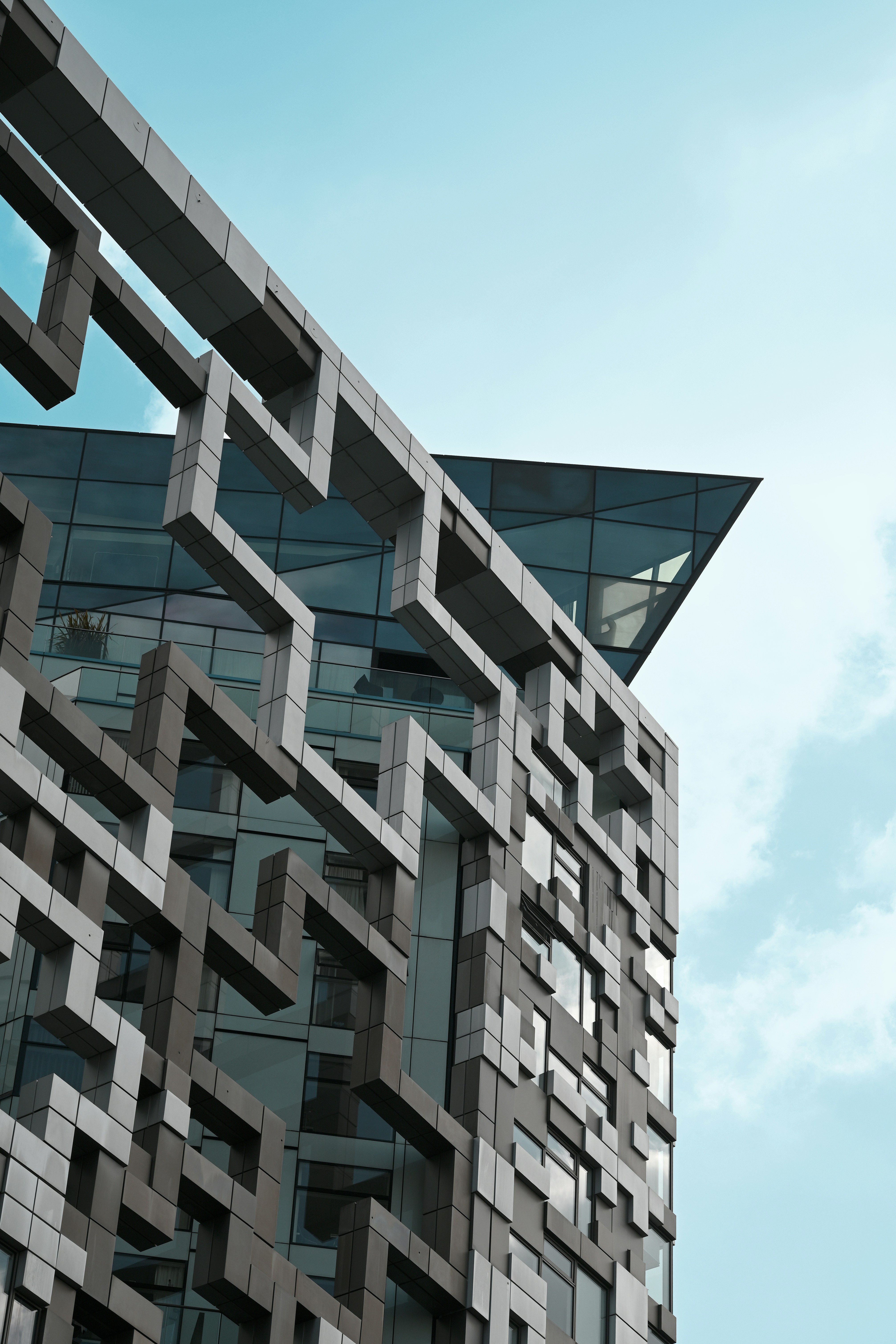 Architecture- minimal No.2. The Cube by Ken Shuttleworth of Make Architects. The design evokes Birmingham's industrial heritage.