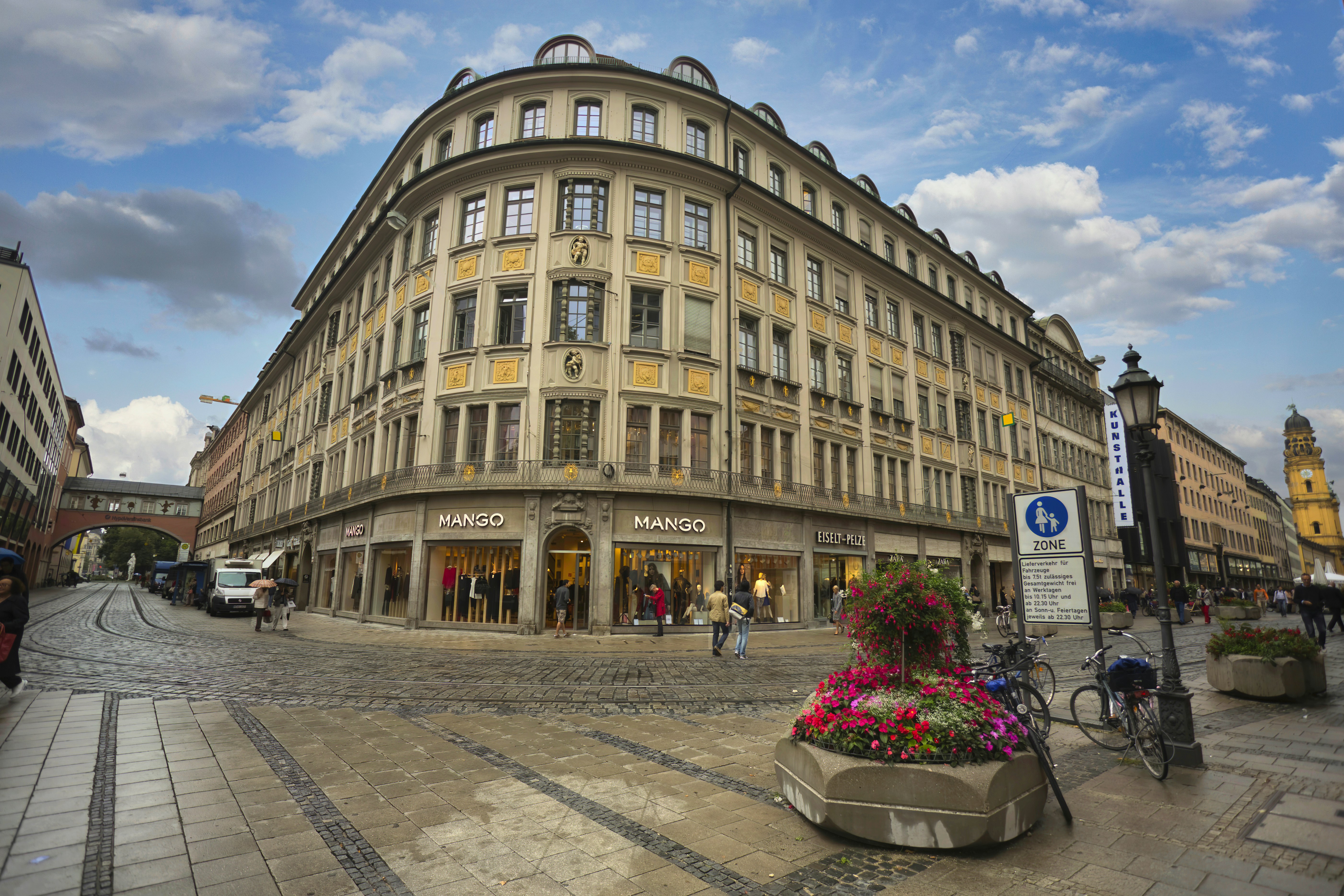 Photo by iankelsall1