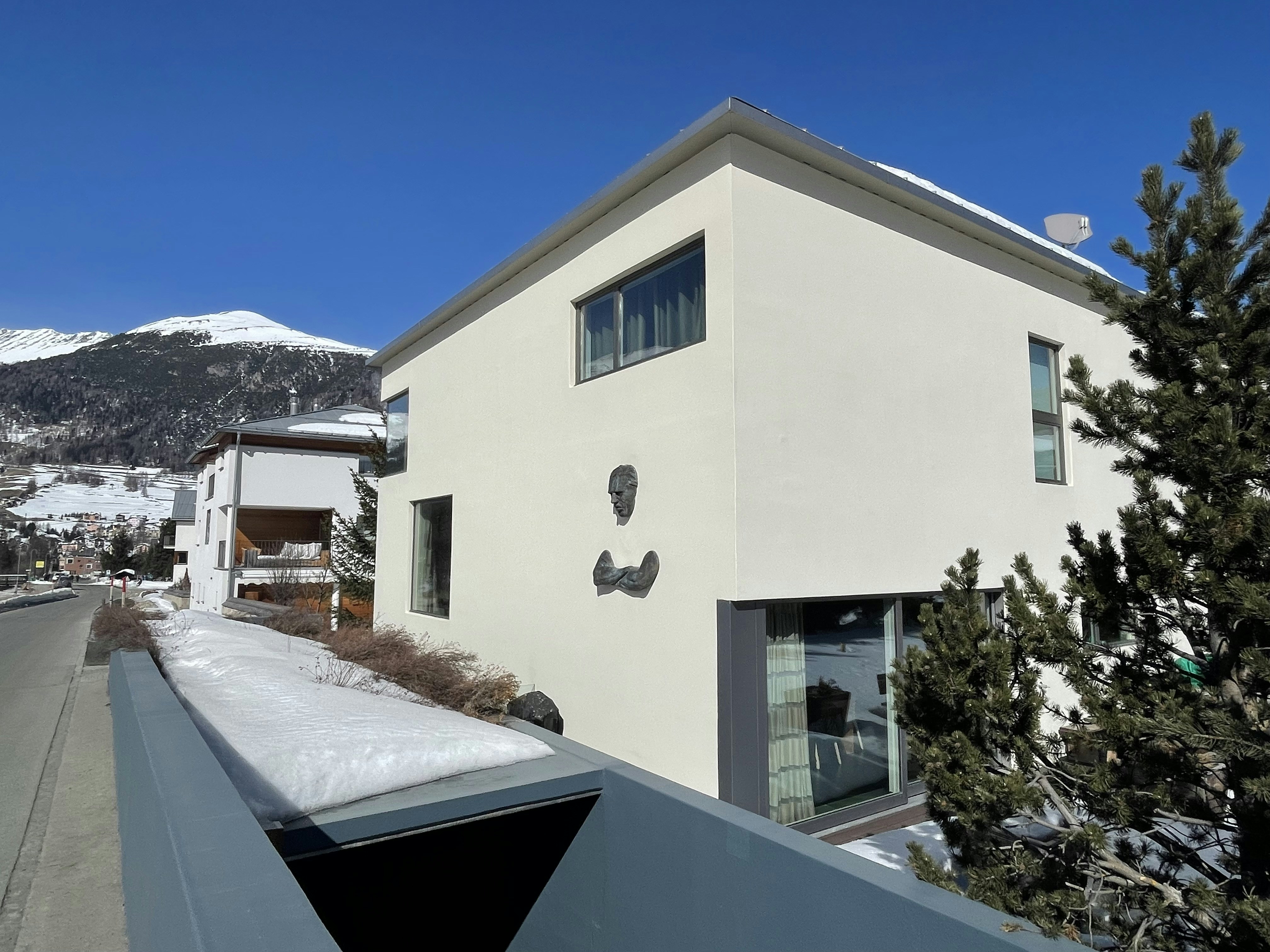 Photo by thehoudinicompany