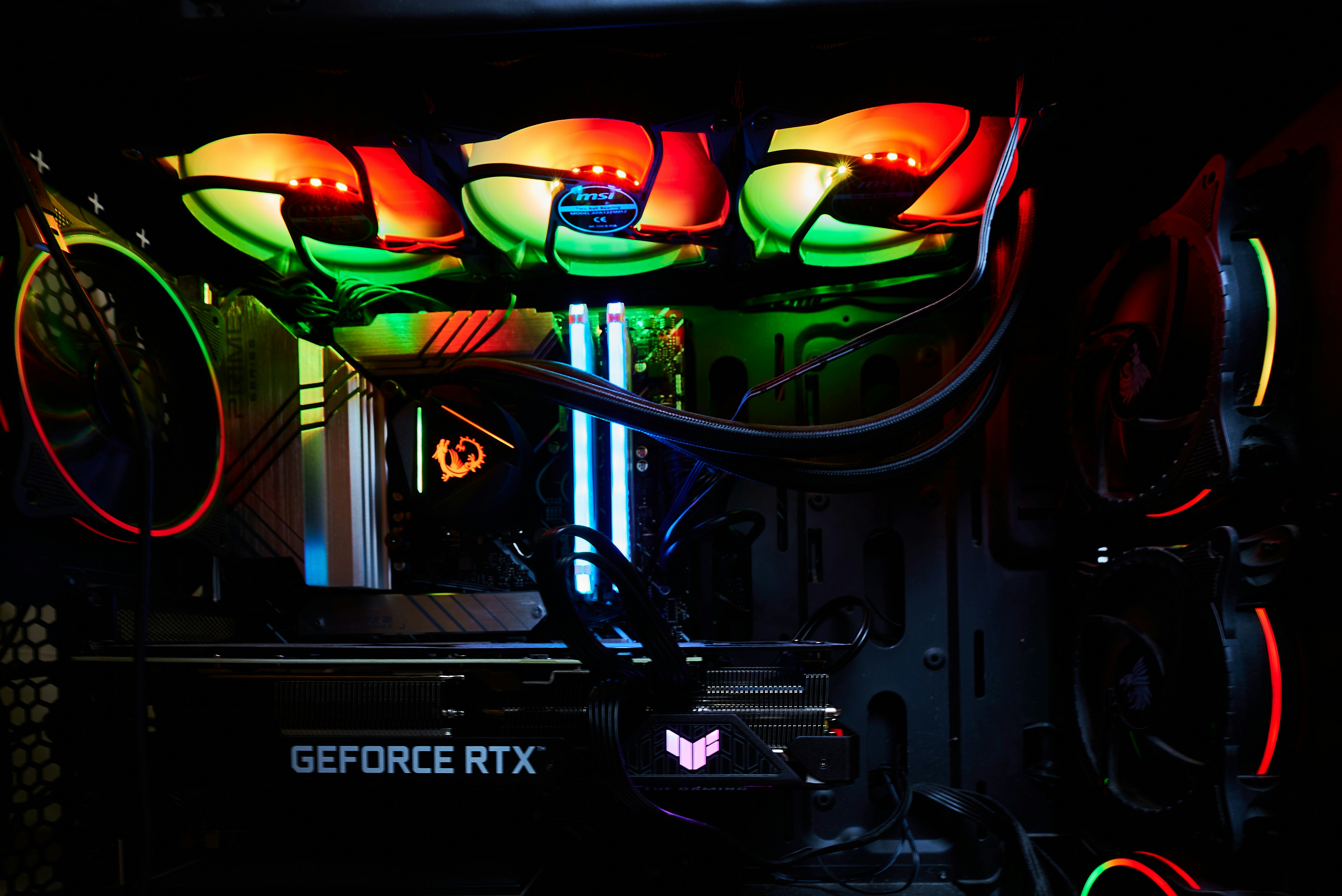 英伟达千亿注资 OpenAI 共建 10GW 超级数据中心 加速 AGI 落地