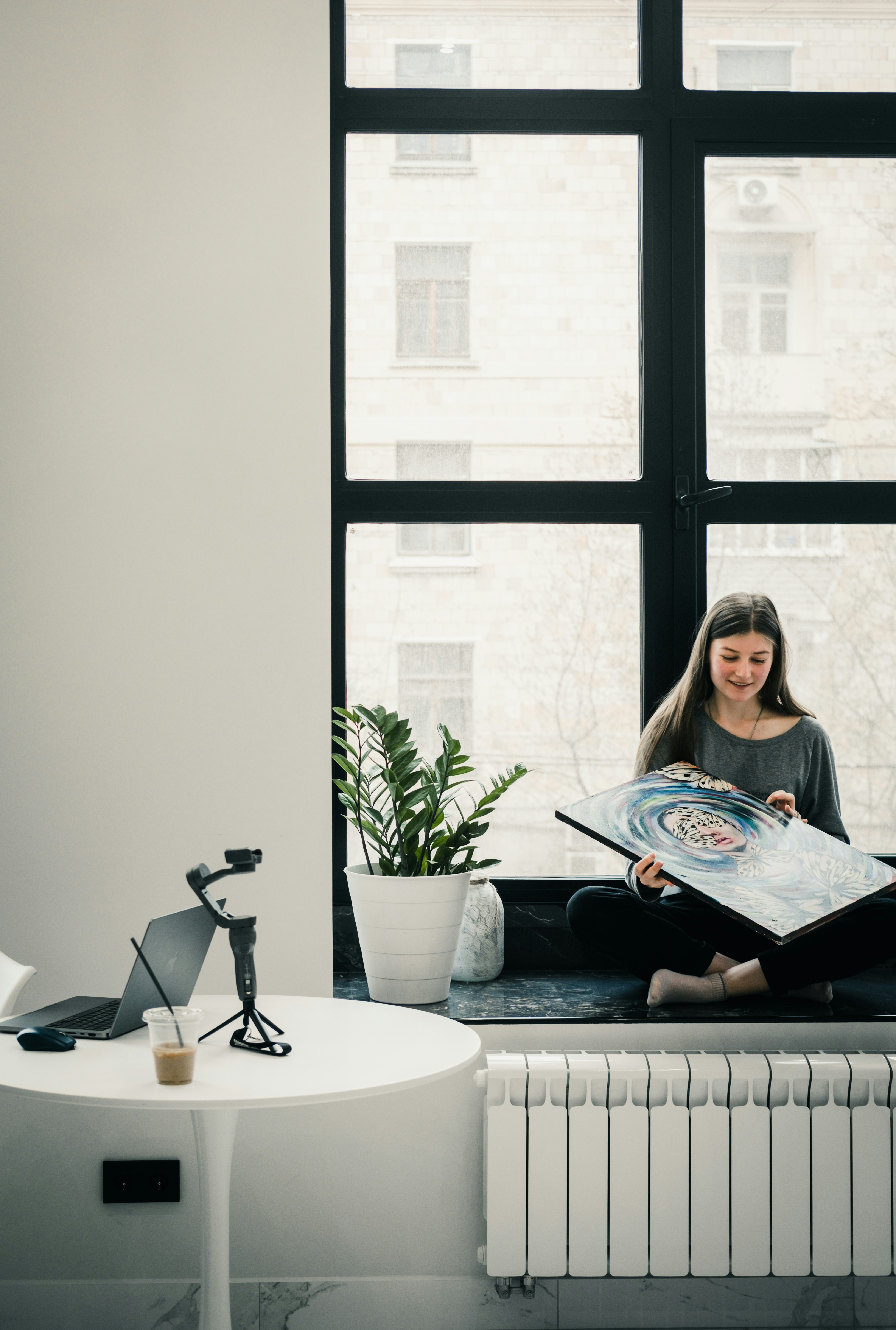 Field Guide: Setting Up a Matter‑Ready Quantum Lab Living Room for Privacy and Style (2026)