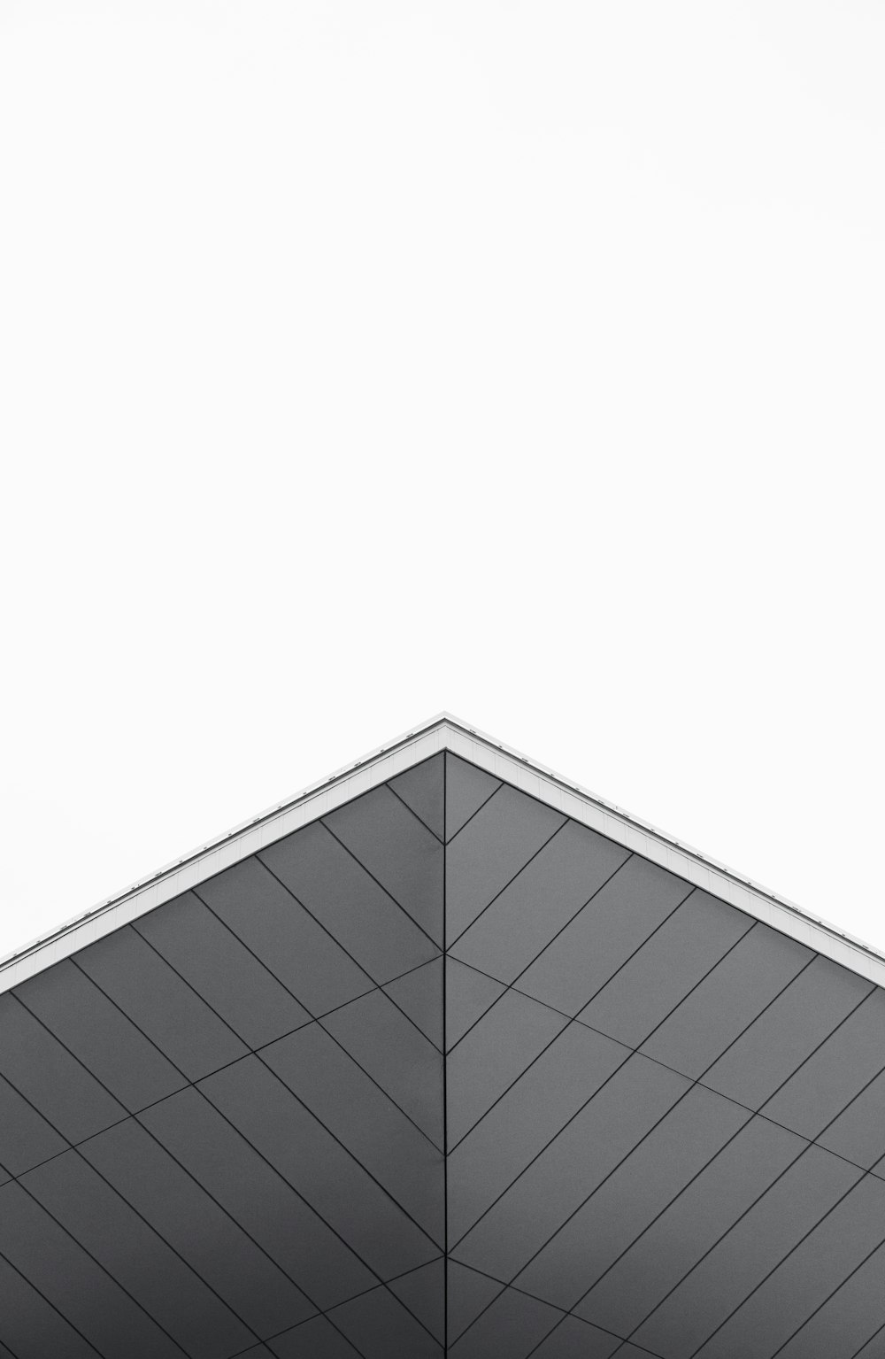 Ein Schwarz-Weiß-Foto eines Gebäudes
