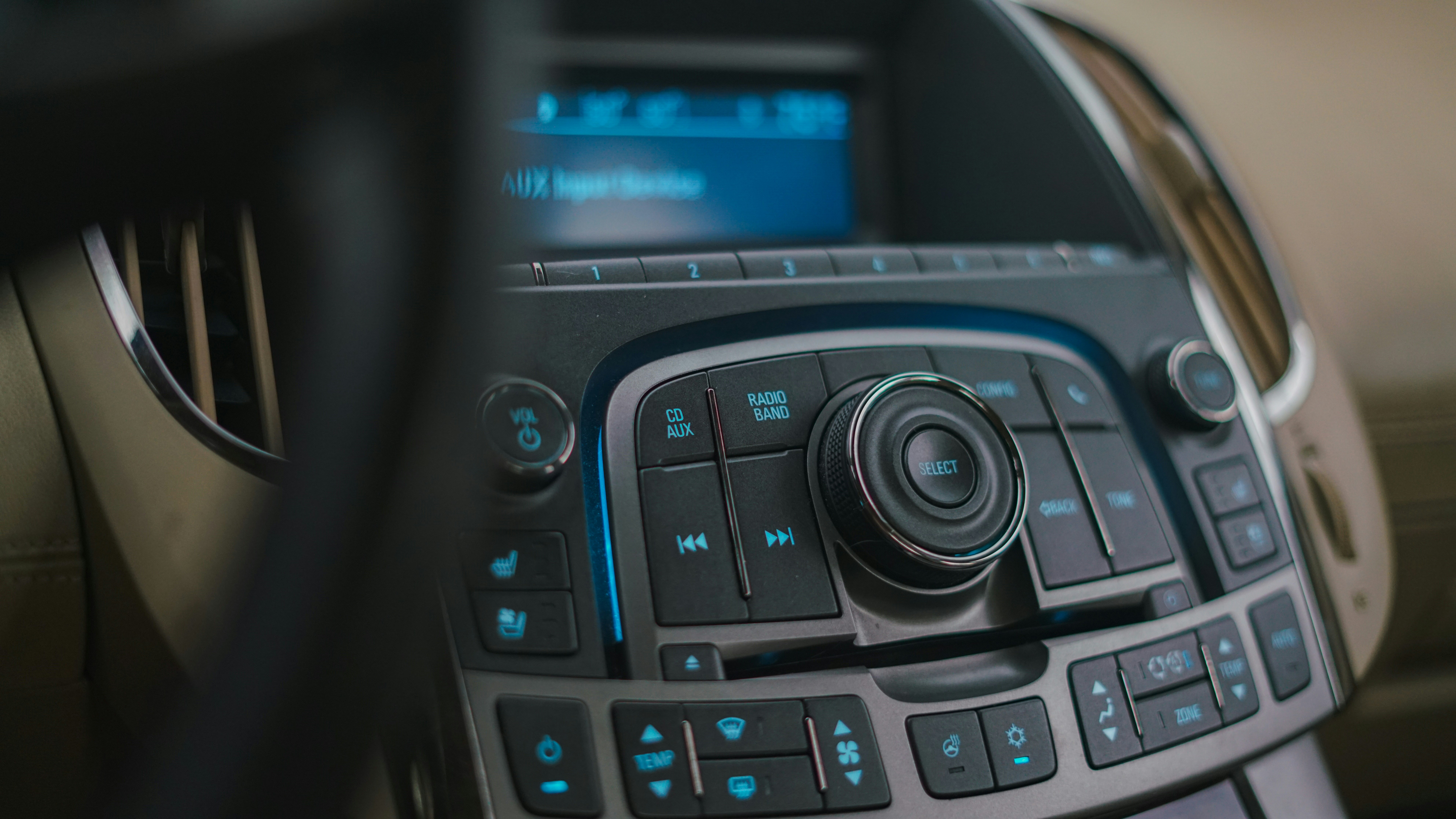 In-Car Voice Assistants: The Future of Connected Driving