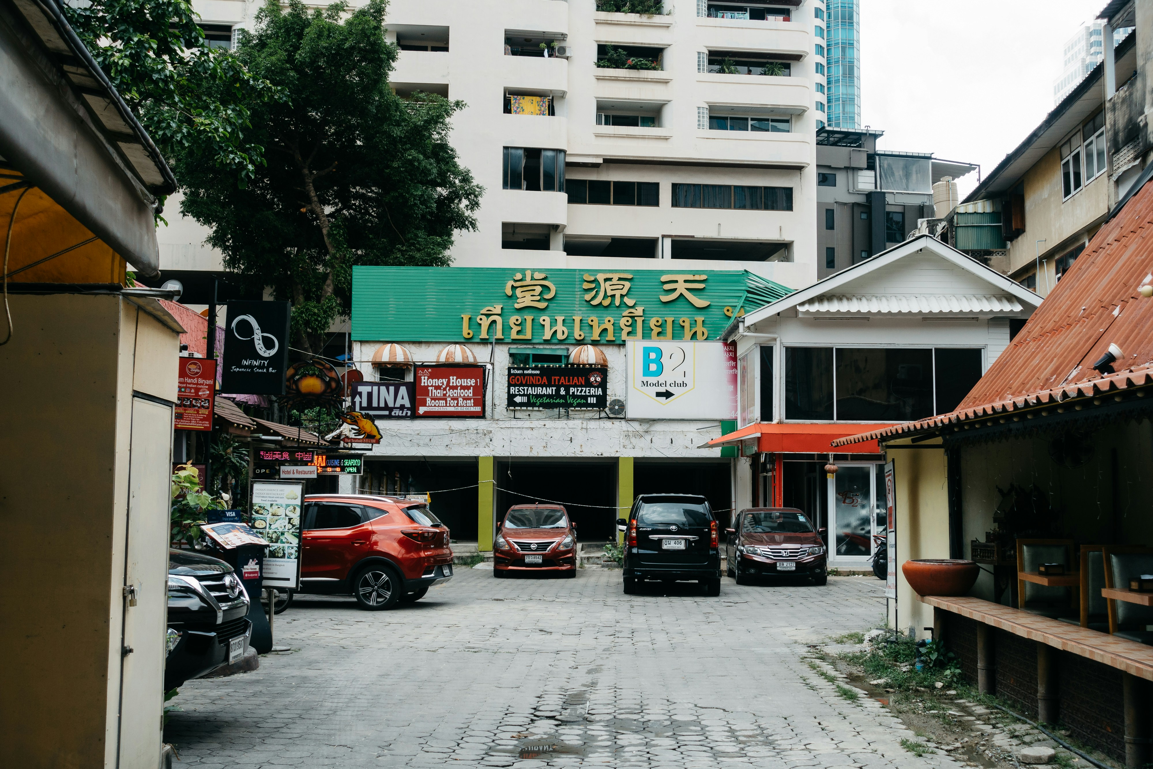 photo-1652957109560-728f0886937b?ixid=M3wxMjA3fDB8MXxzZWFyY2h8N3x8bWF0aHMlMjB0dXRvciUyMHByZWV0aGElMjBzcmlyYW0lMjBqdXJvbmclMjB3ZXN0fGVufDB8fHx8MTc2MTQxNDY1Mnww\u0026ixlib=rb-4.1.0