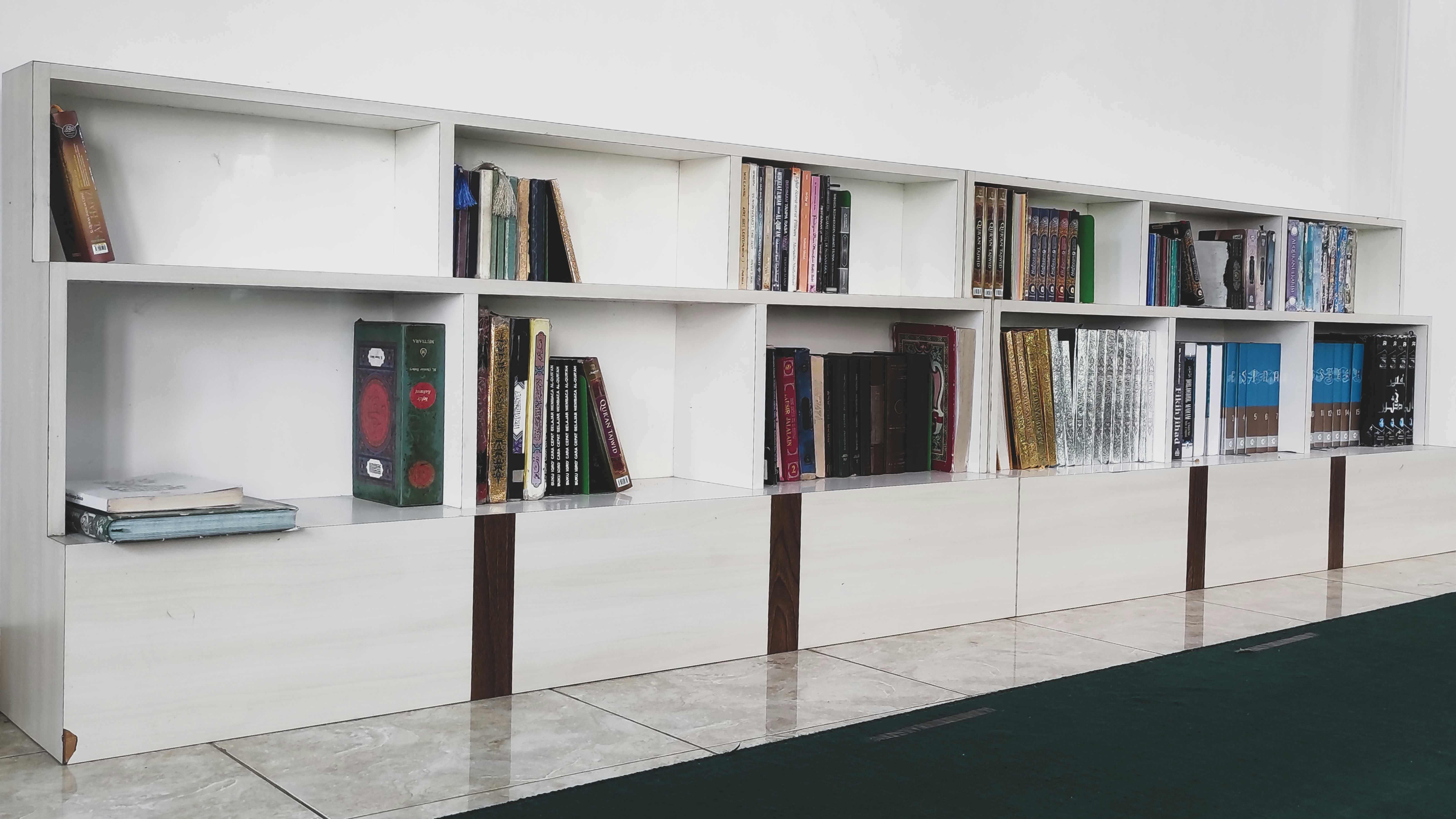 Bookshelf in the big mosque