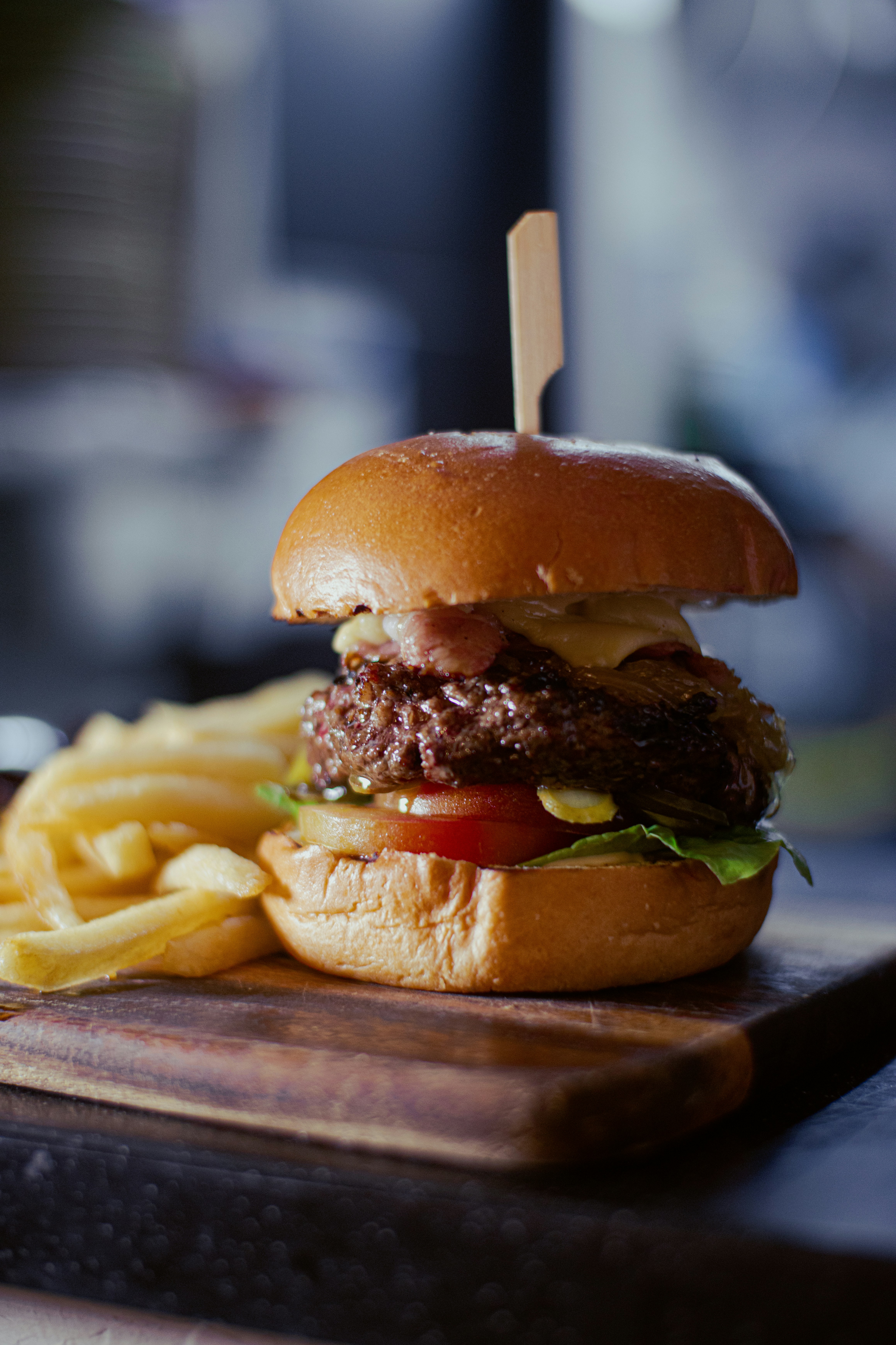 Gros plan d’un sandwich dans une assiette