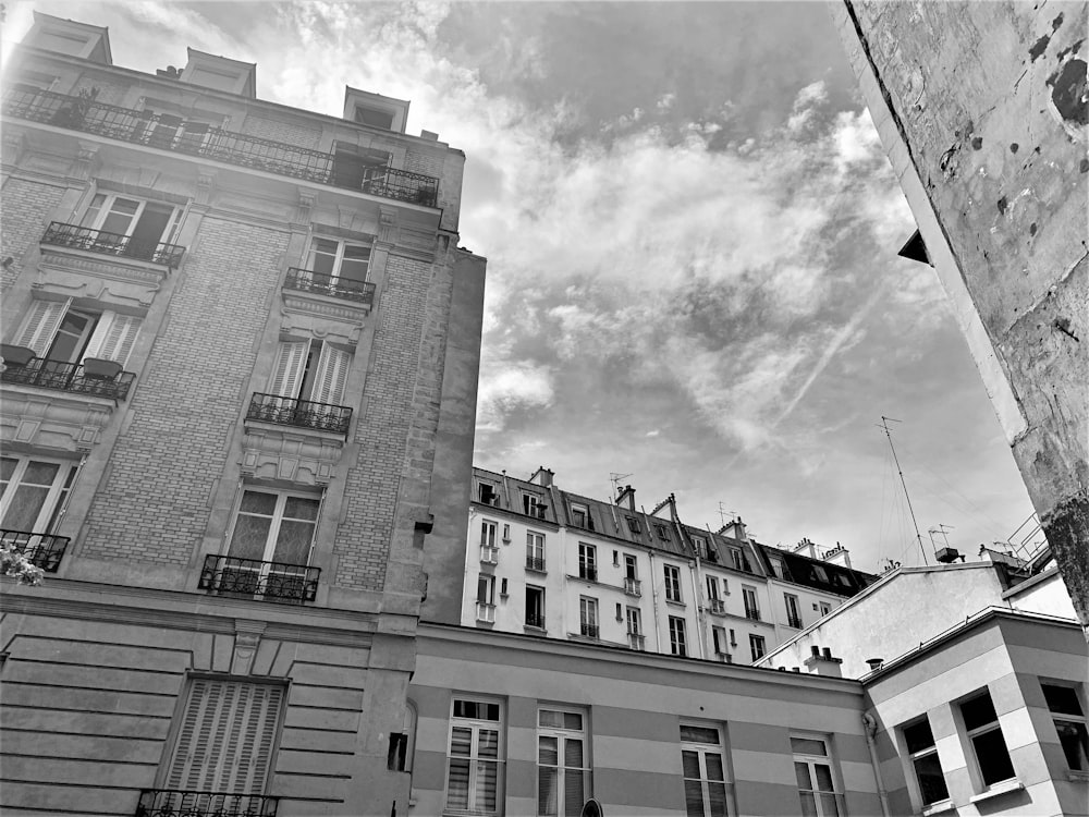 a black and white photo of a tall building