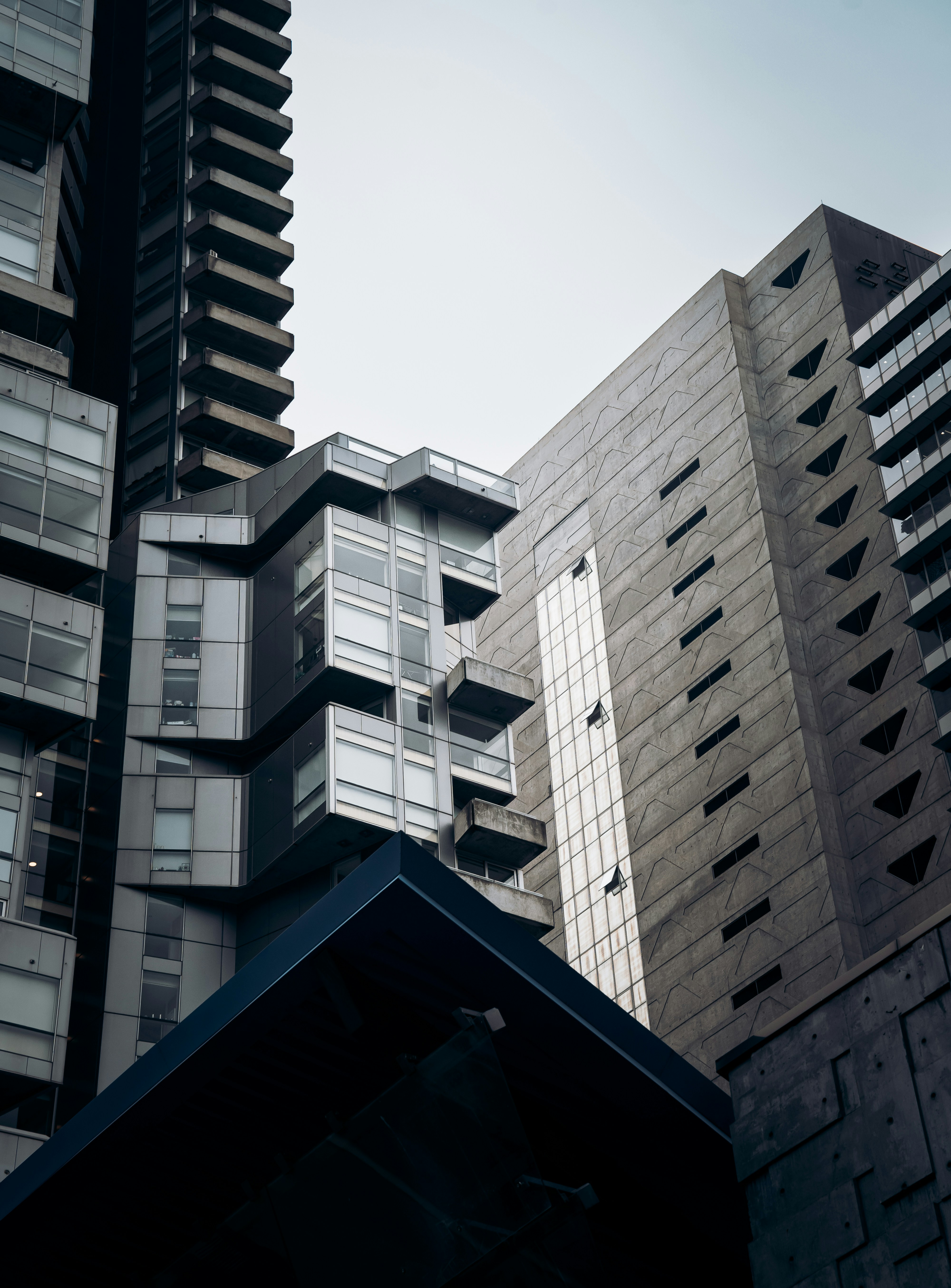 Hyperlocal Experience Marketplaces: Scaling Micro‑Events, Pop‑Ups and Local Listings in Cities (2026 Strategy)