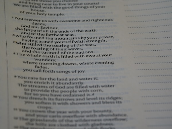 A Cor e a Alma: A Conexão Entre Poesia e Espiritualidade