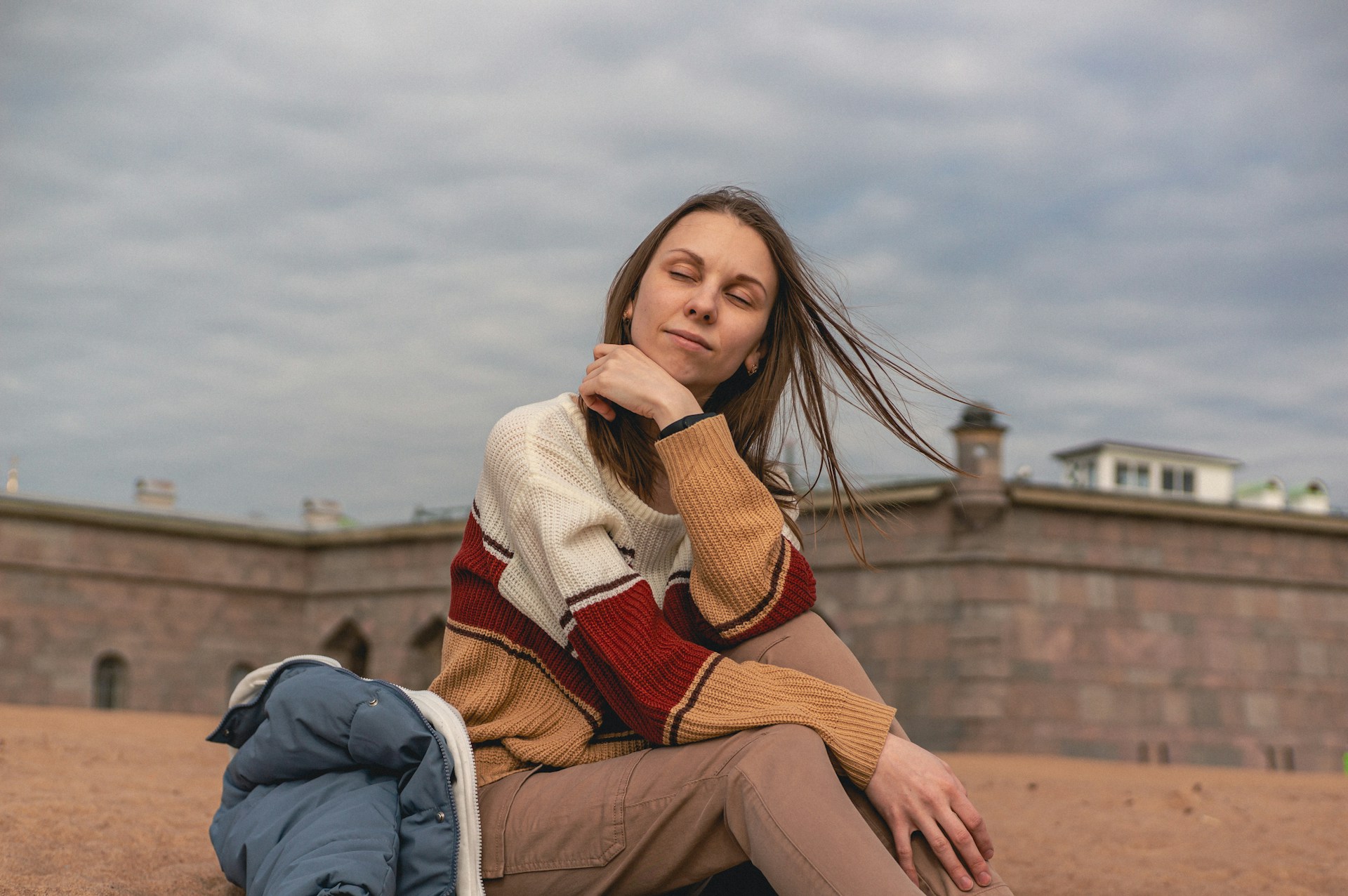 gray computer monitor