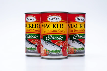 Canned goods on the pallet