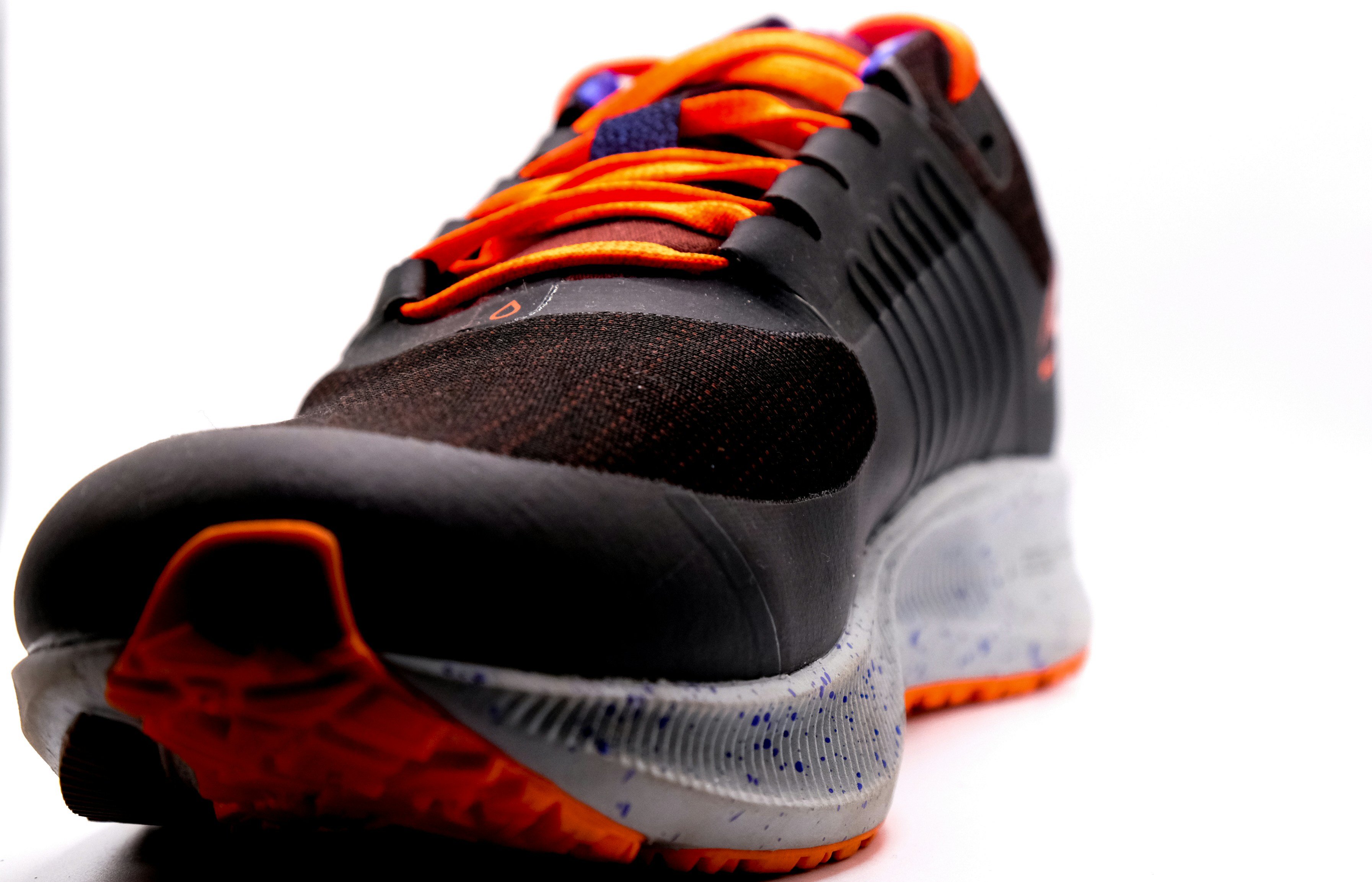 Surplus de 1000 paires de Baskets de course