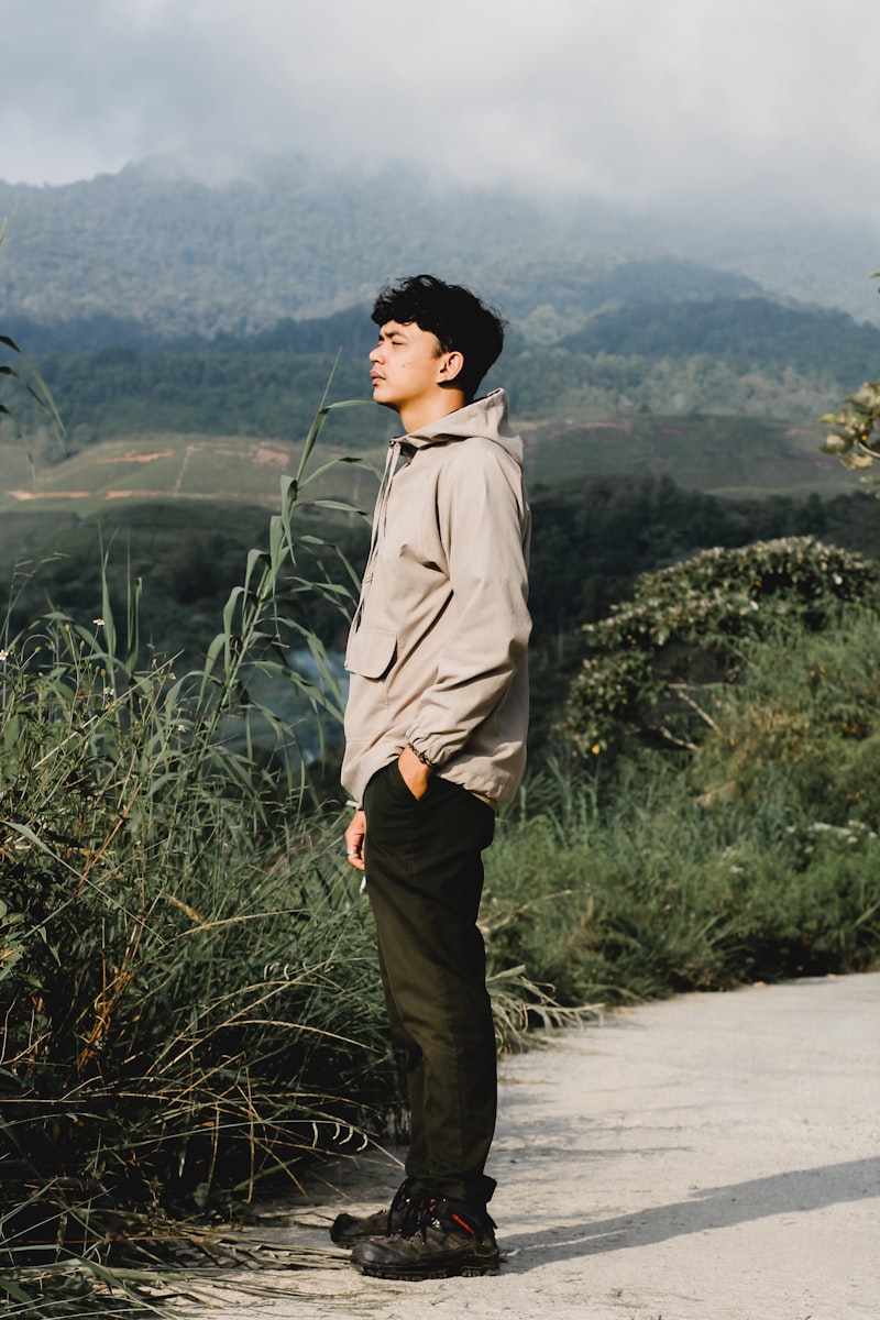 traveling hemat menjelajah alam Indonesia dengan budget terbatas