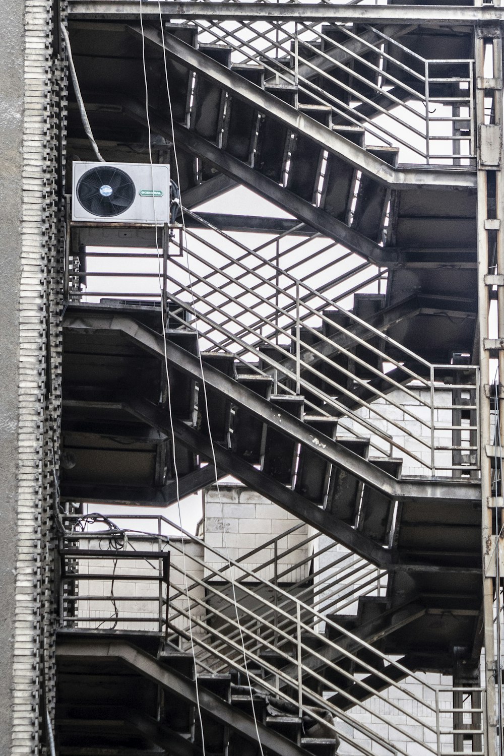 a very tall building with a bunch of stairs